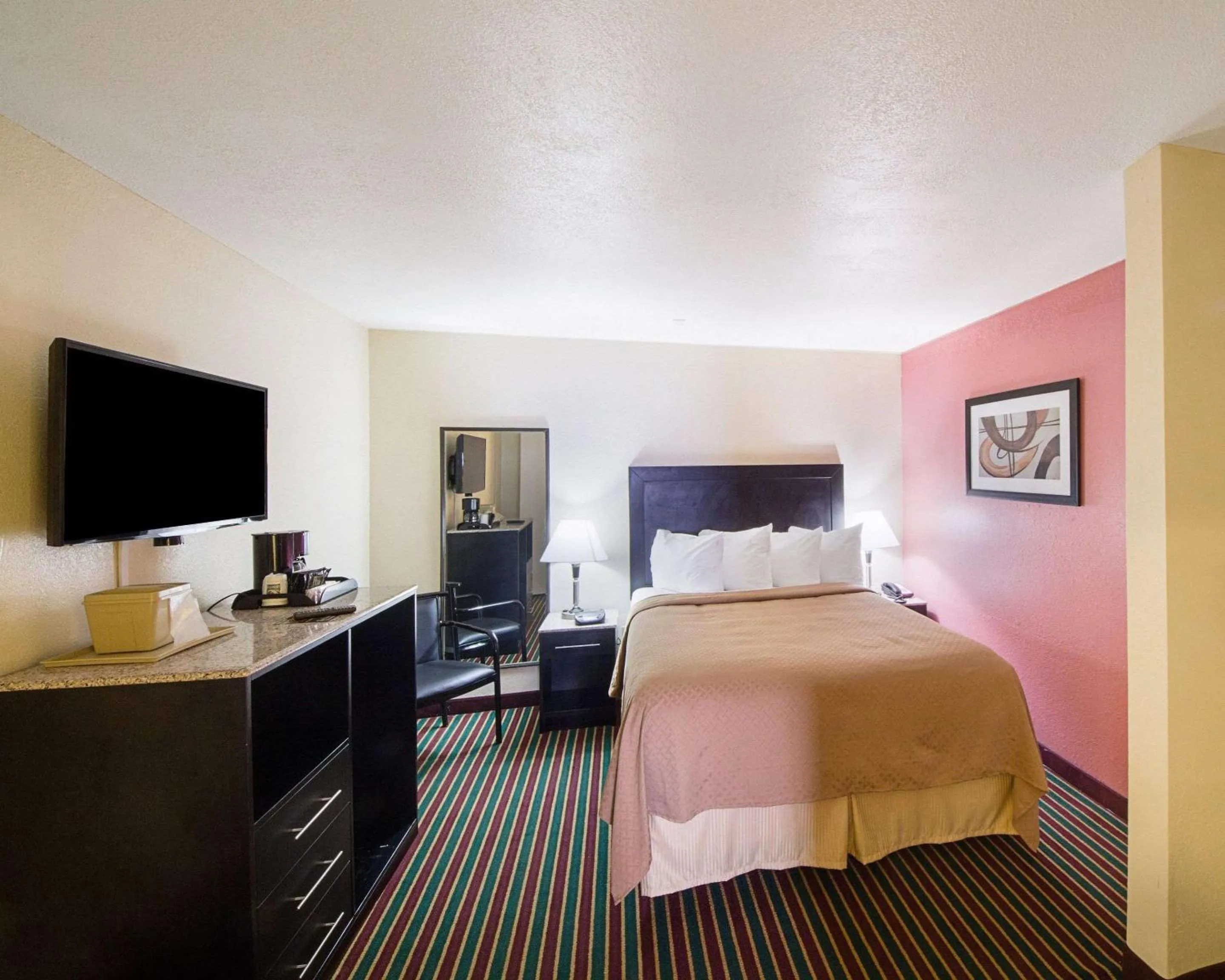 Bedroom, Bed in Baymont by Wyndham Del Rio