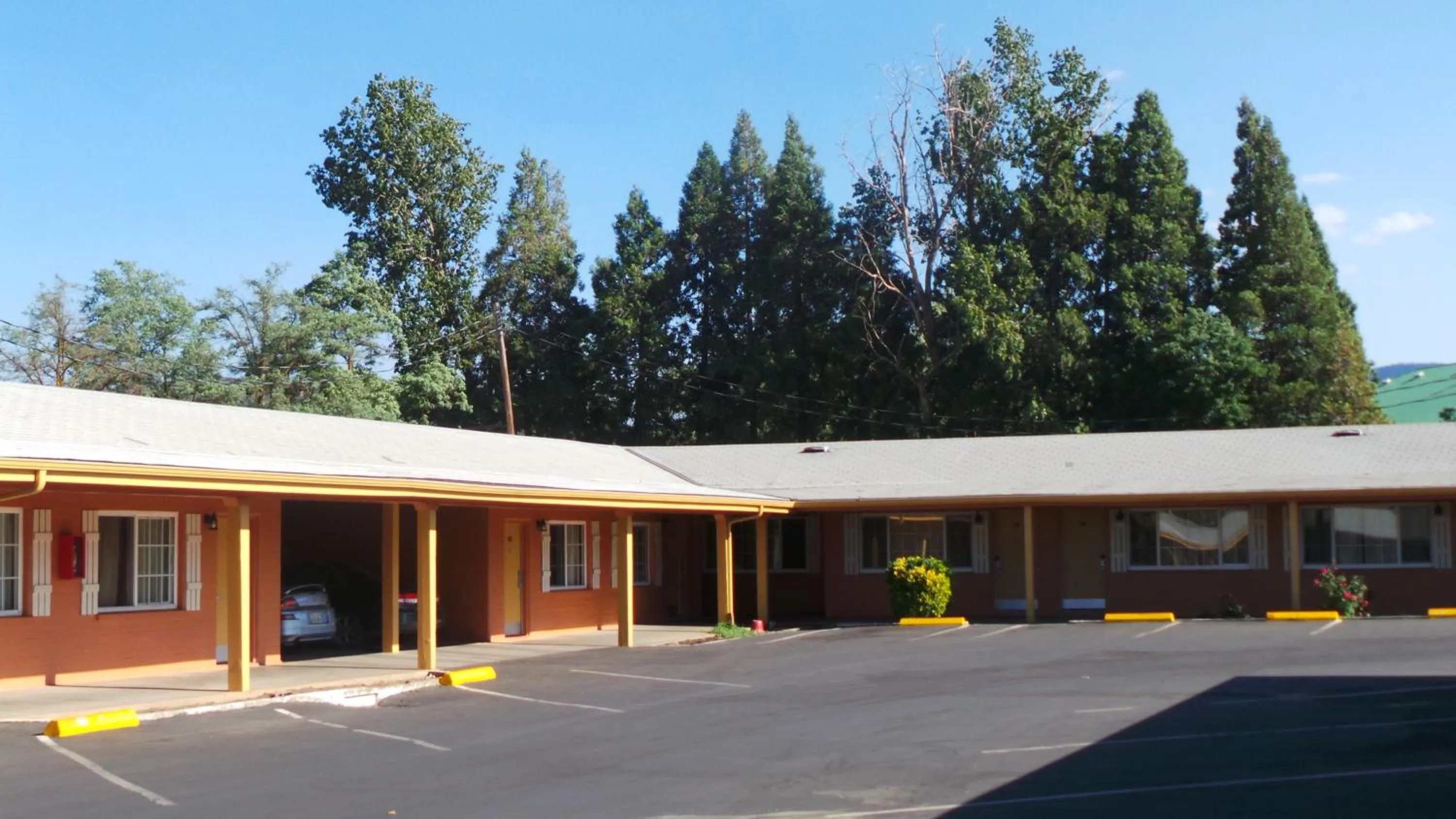 Facade/entrance in Relax Inn Yreka