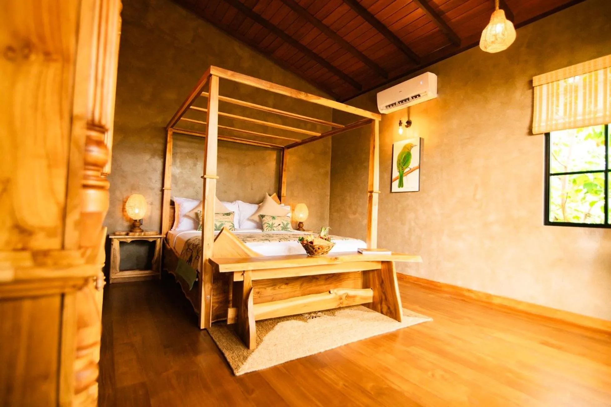 Bed in Flameback Eco Lodge