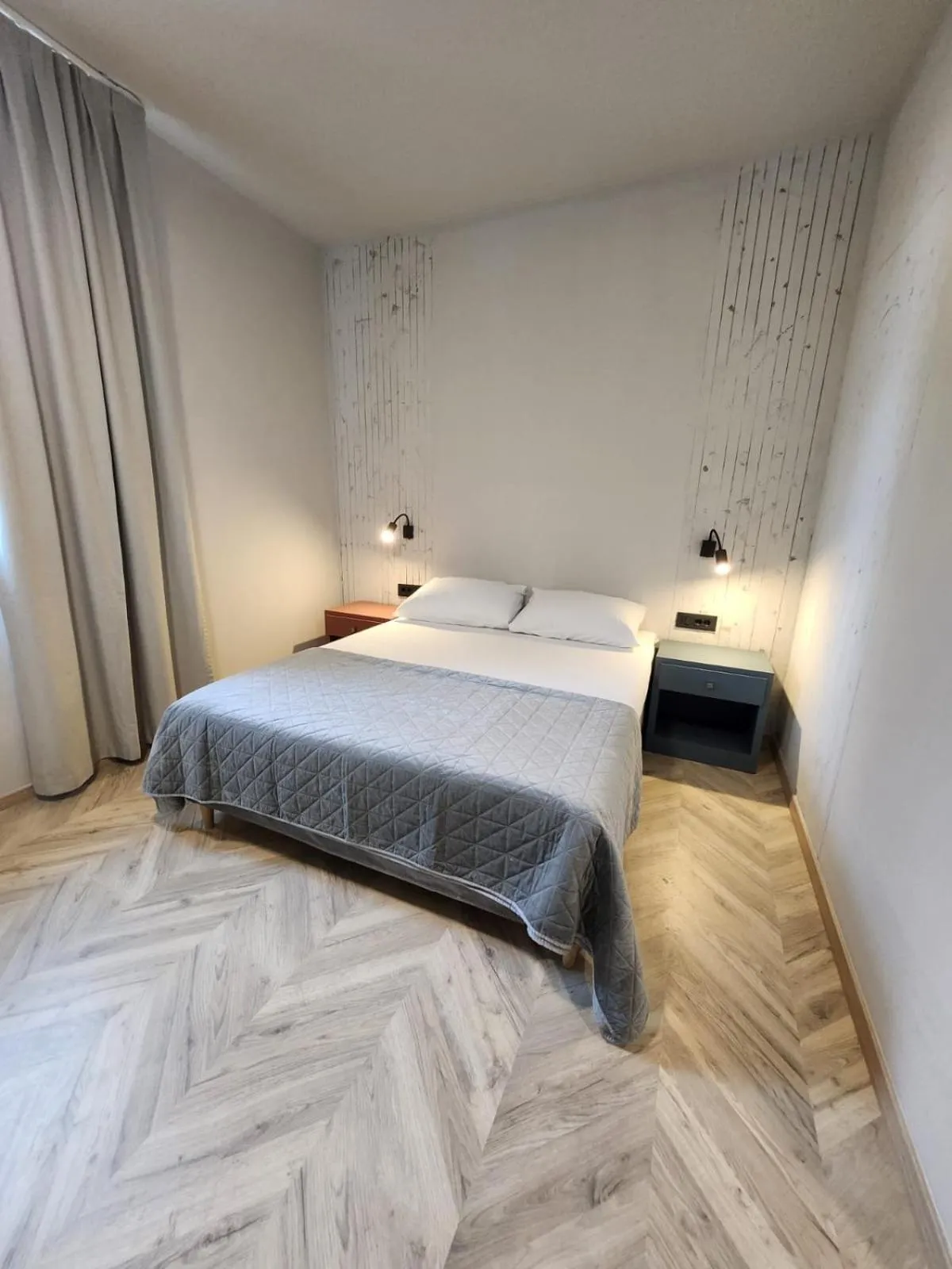 Bed in Hotel Amfiteatar