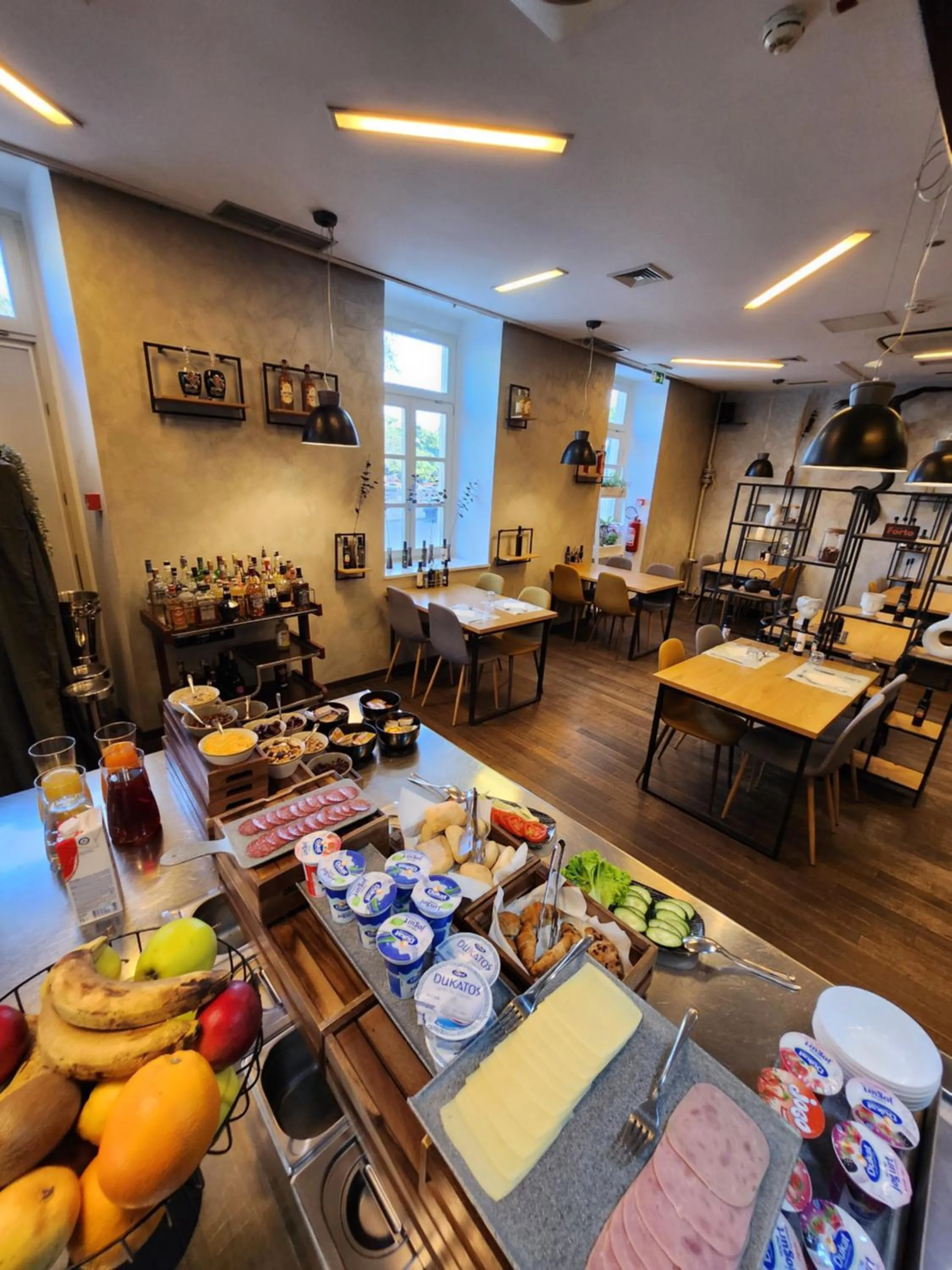 Restaurant/places to eat in Hotel Amfiteatar