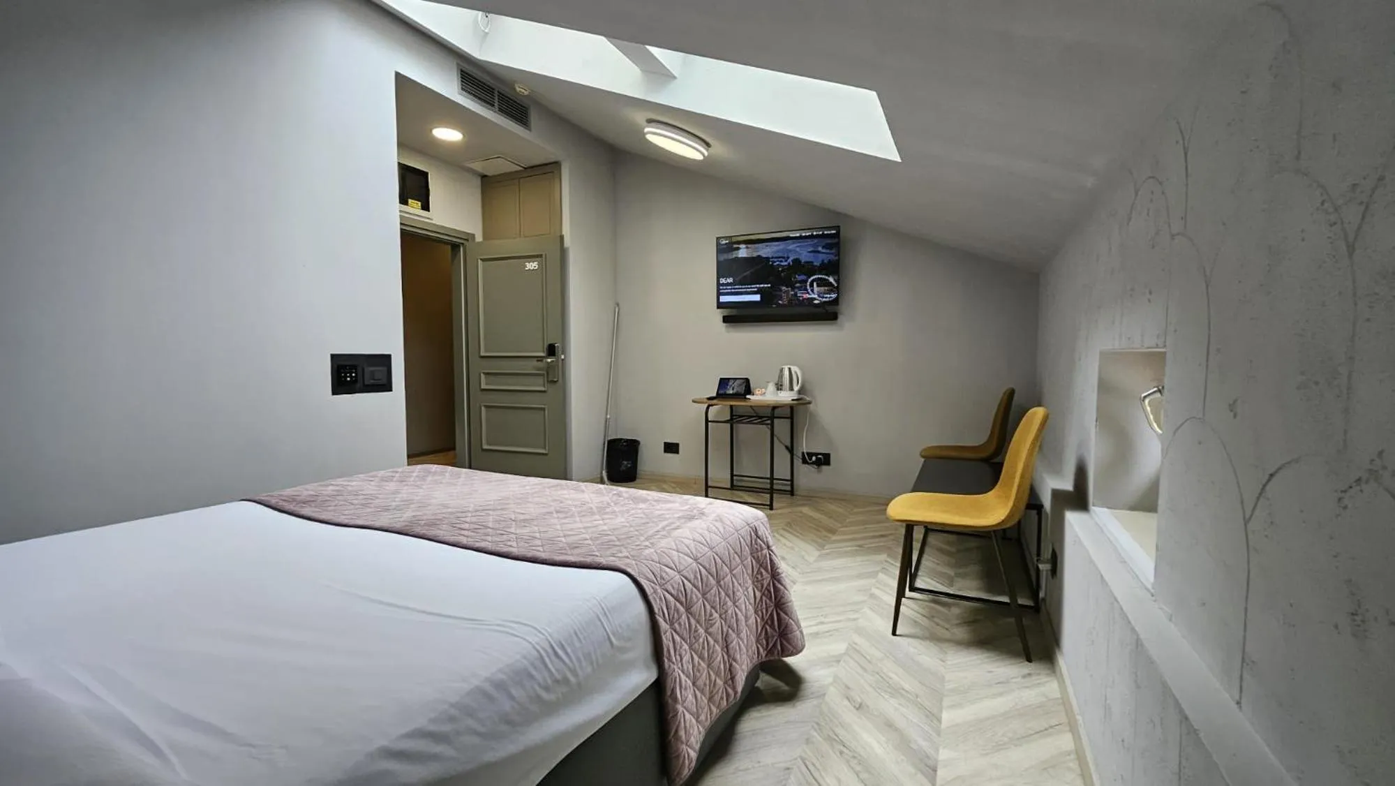 TV and multimedia, Bed in Hotel Amfiteatar