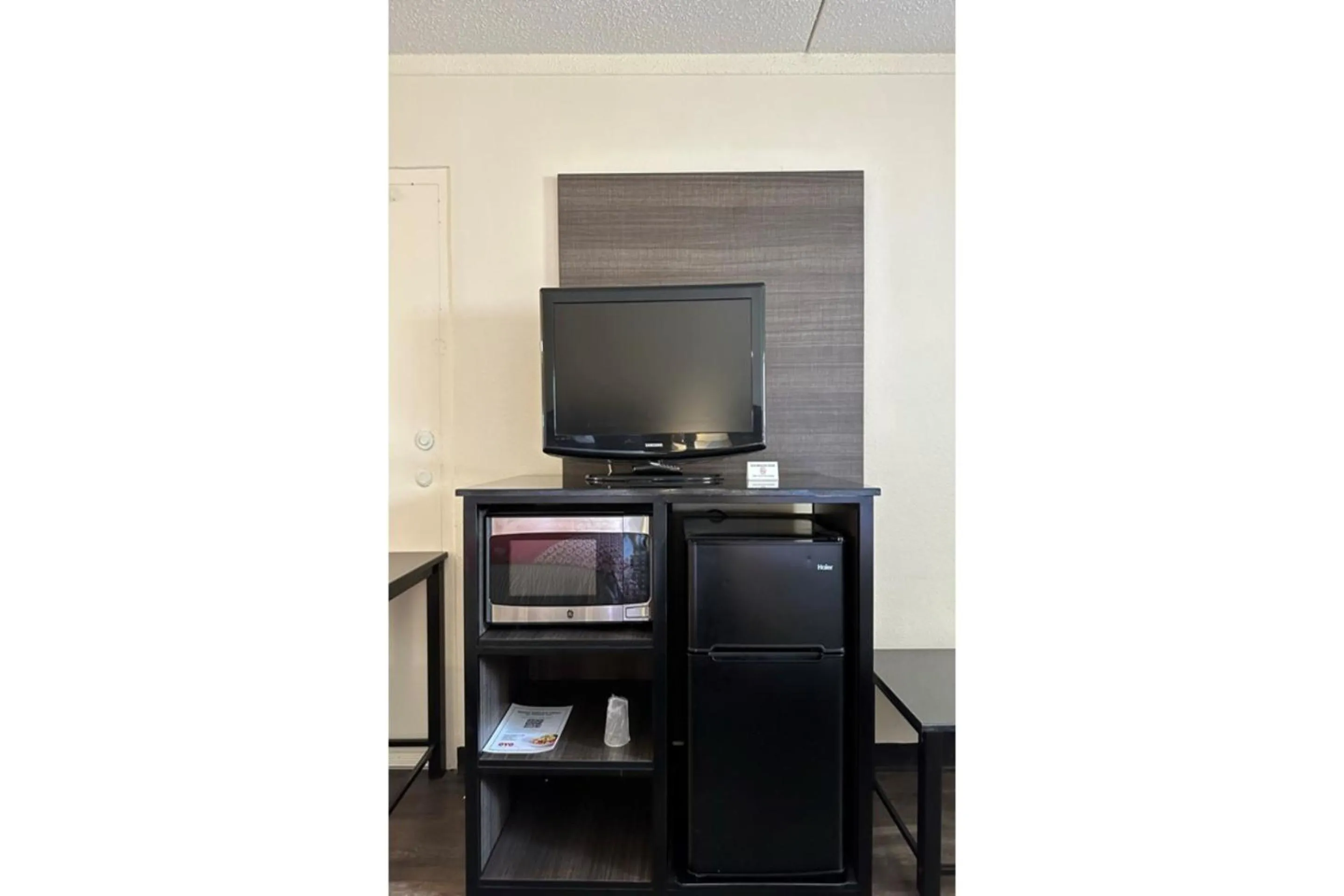 Bedroom in Oyo Hotel San Antonio Lackland AFB Seaworld Hwy 90 W