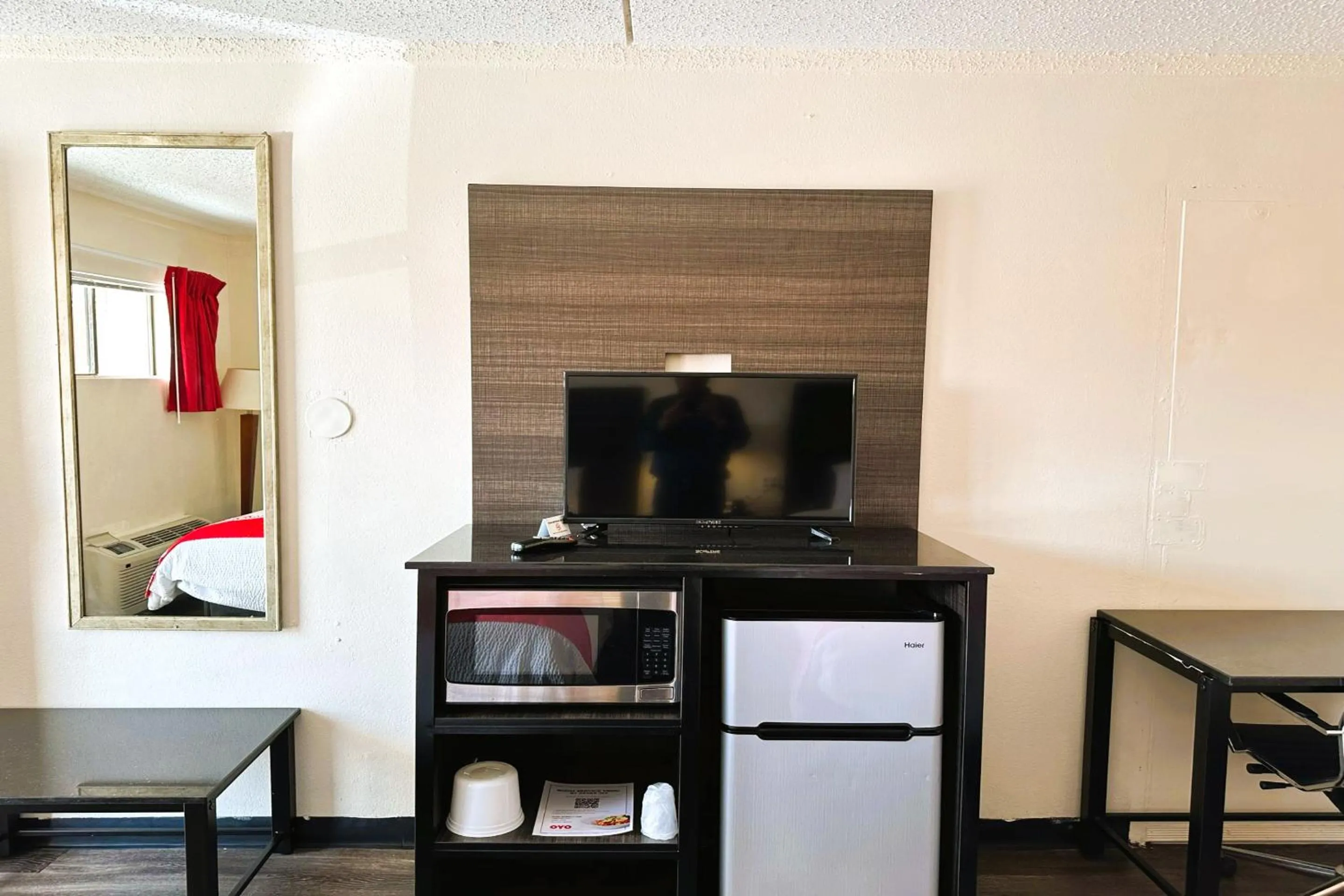 Bed in Oyo Hotel San Antonio Lackland AFB Seaworld Hwy 90 W