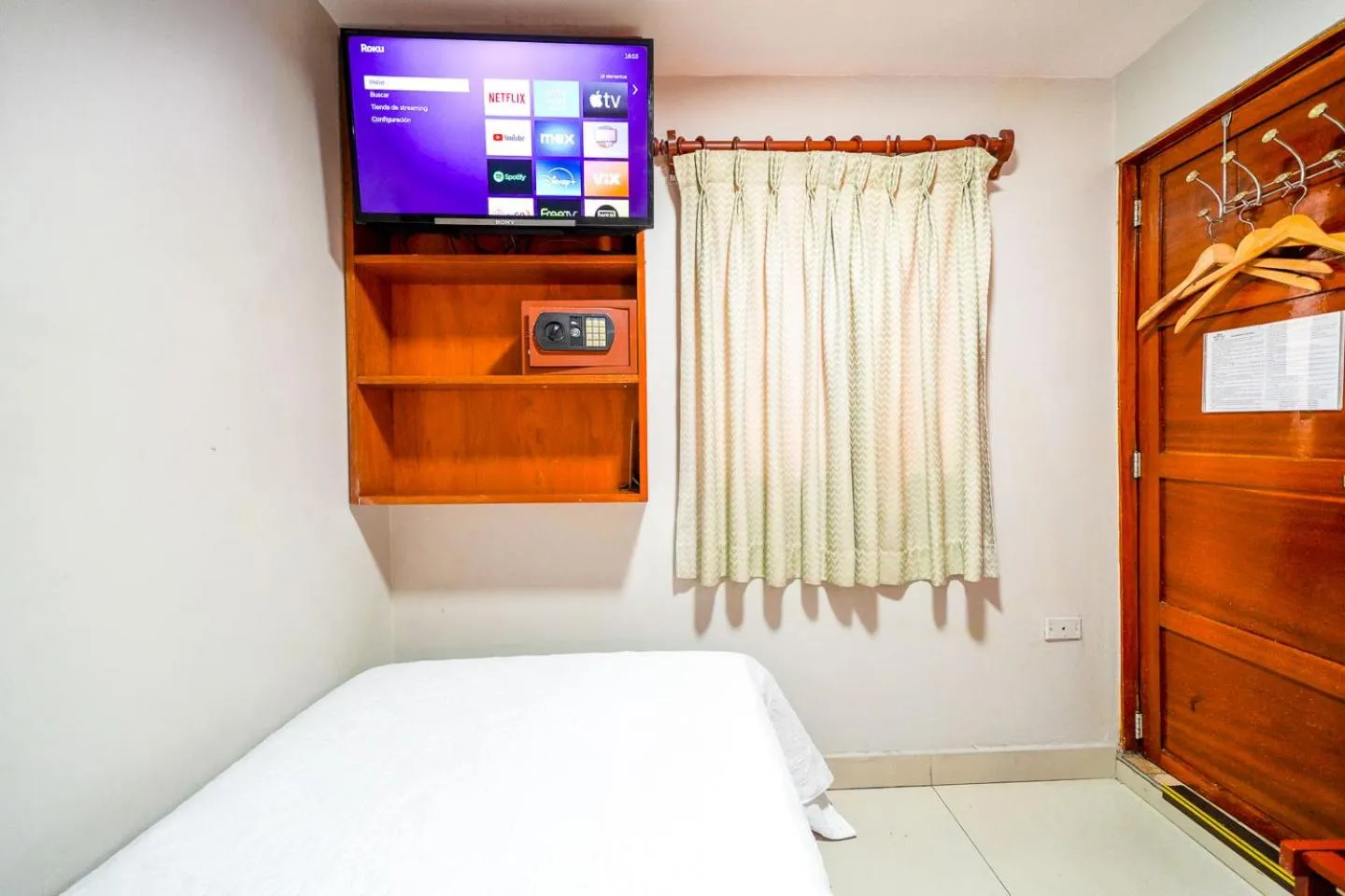 Bed in Imperial Inn Hospedaje Turistico