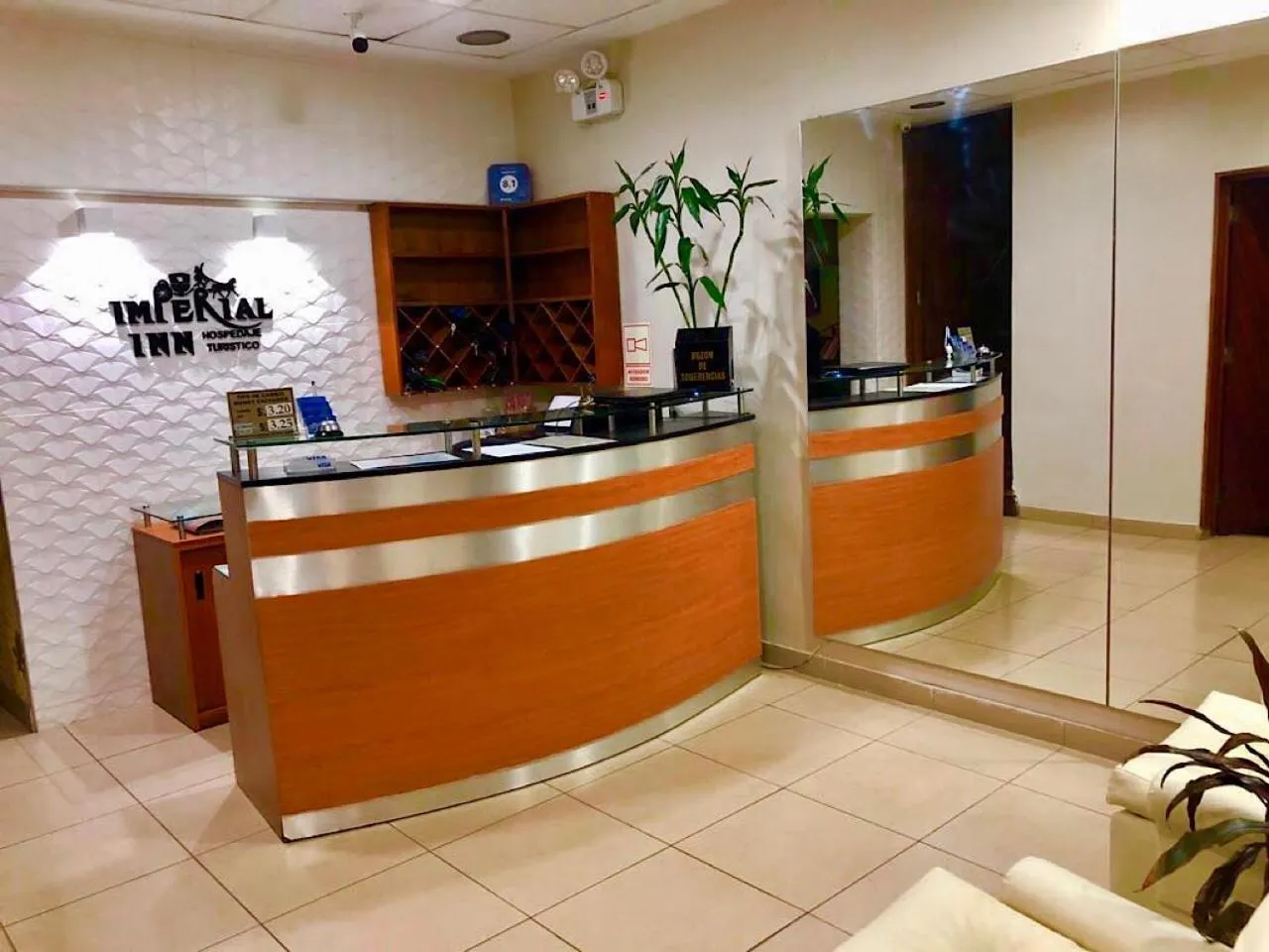 Lobby or reception in Imperial Inn Hospedaje Turistico