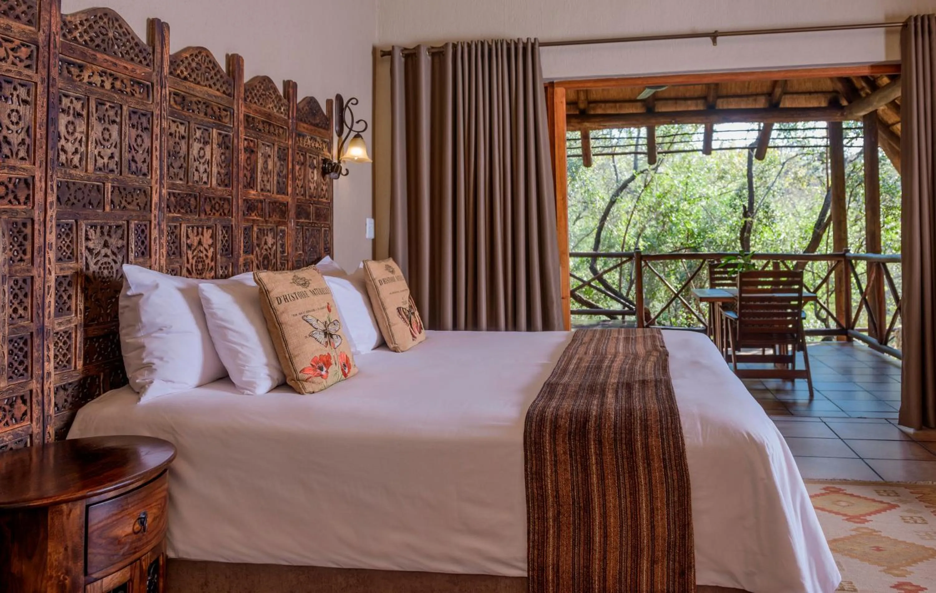 Bed in La Kruger Lifestyle Lodge - No Loadshedding