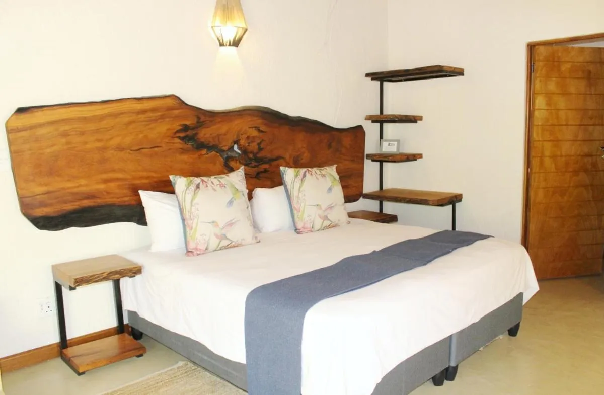 Bed in La Kruger Lifestyle Lodge - No Loadshedding