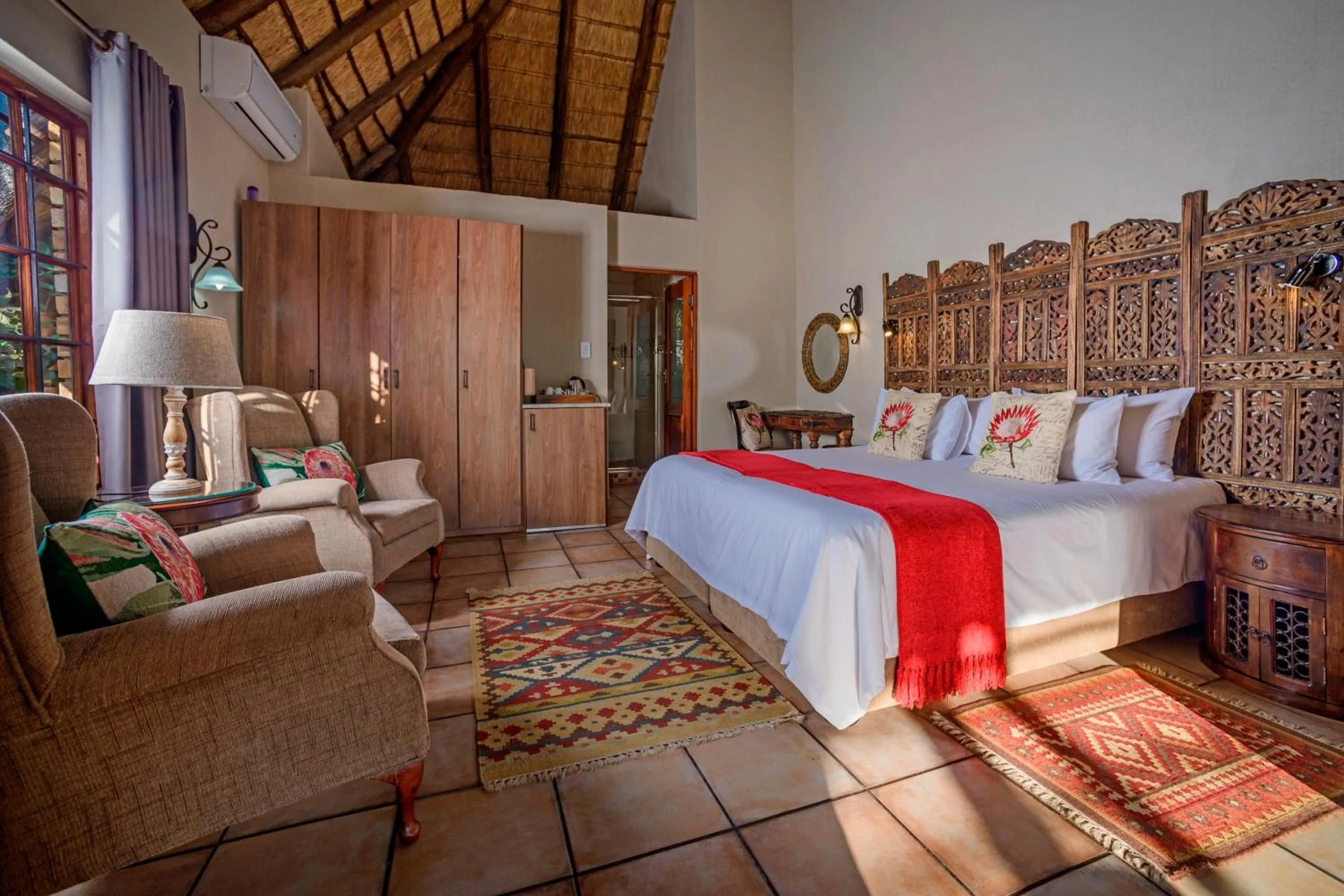 Bed in La Kruger Lifestyle Lodge - No Loadshedding