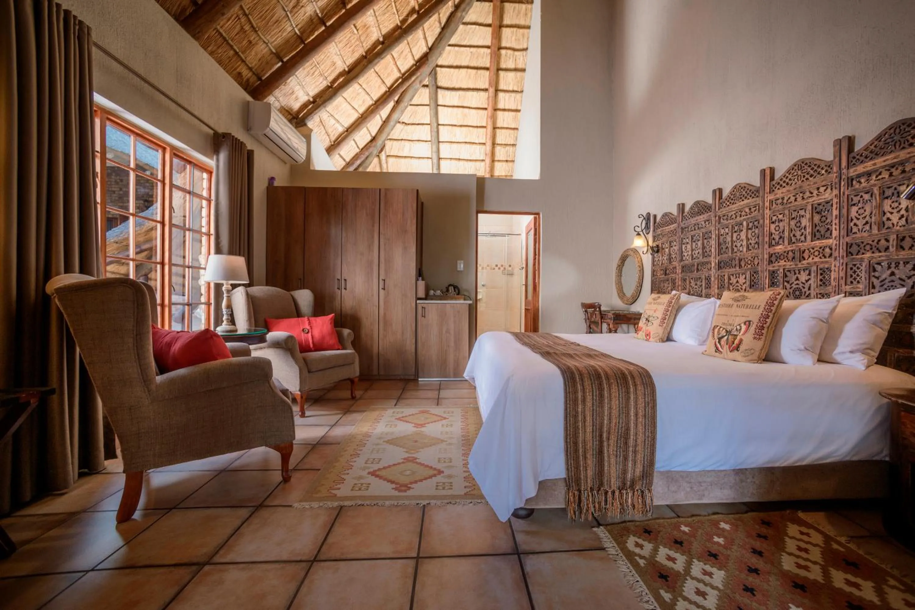 Bed in La Kruger Lifestyle Lodge - No Loadshedding