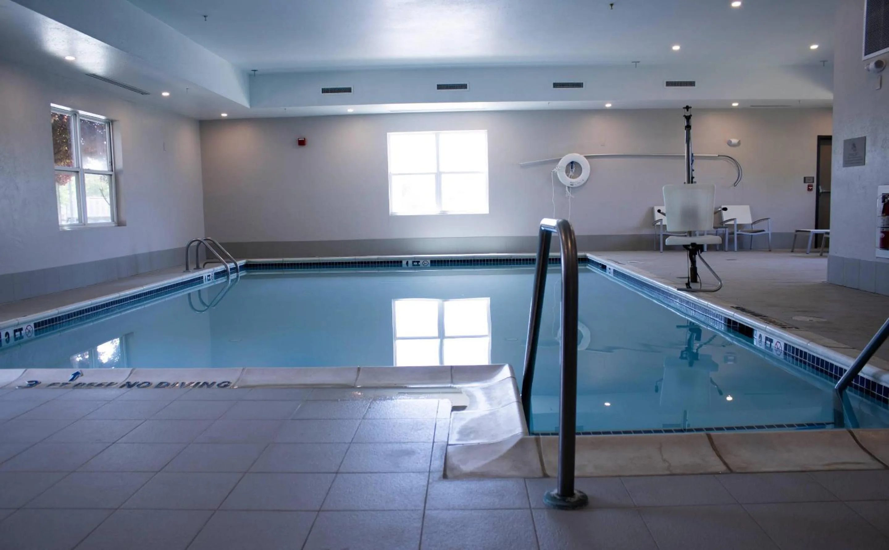 Swimming pool in Country Inn & Suites by Radisson, Carlisle, PA