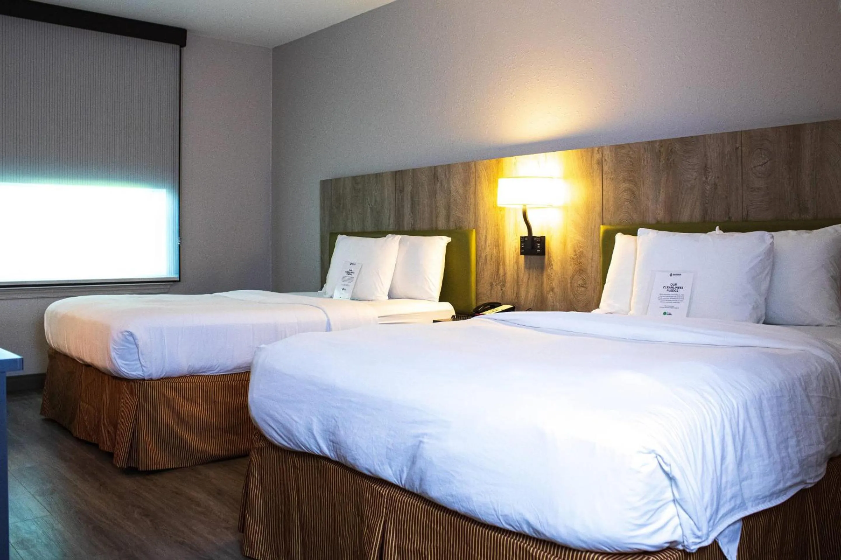 Bedroom, Bed in Country Inn & Suites by Radisson, Carlisle, PA