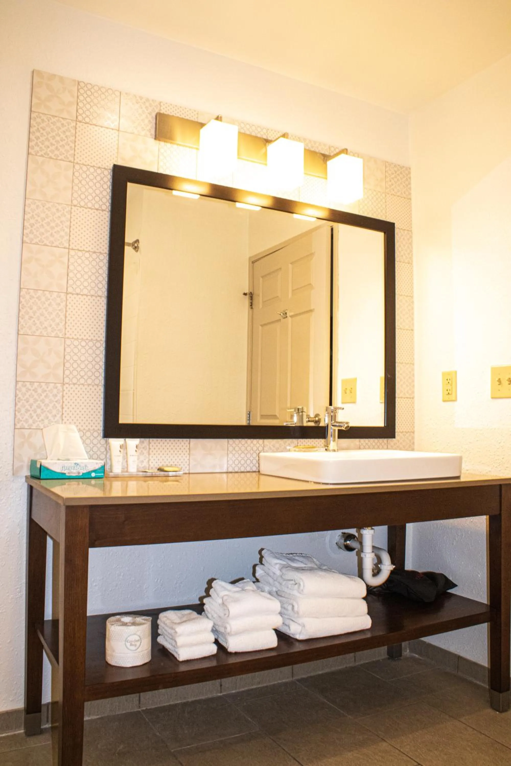 Country Inn & Suites by Radisson, Carlisle, PA