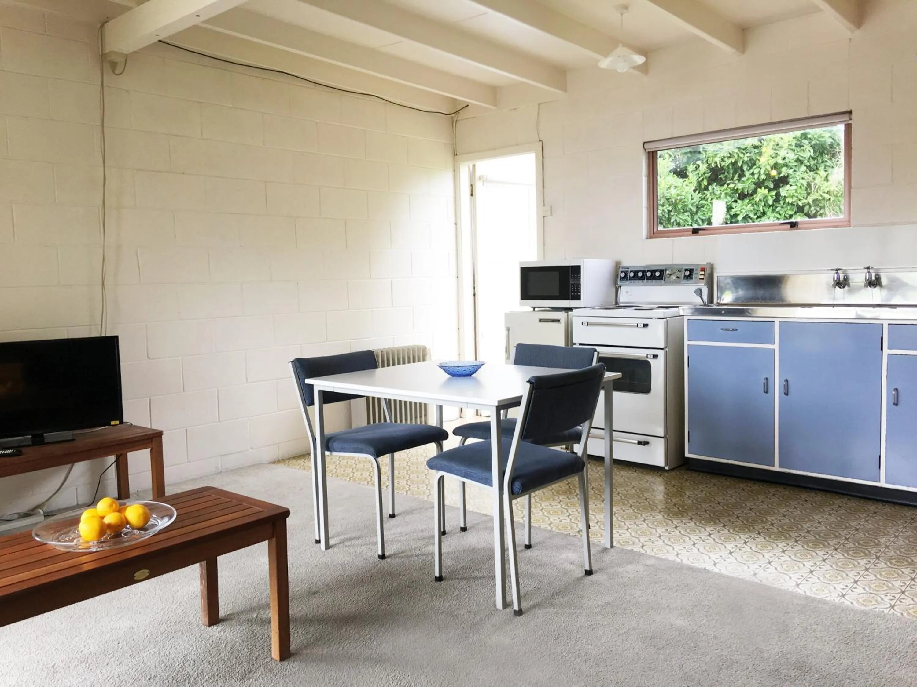 Kitchen or kitchenette in Martinborough Motel