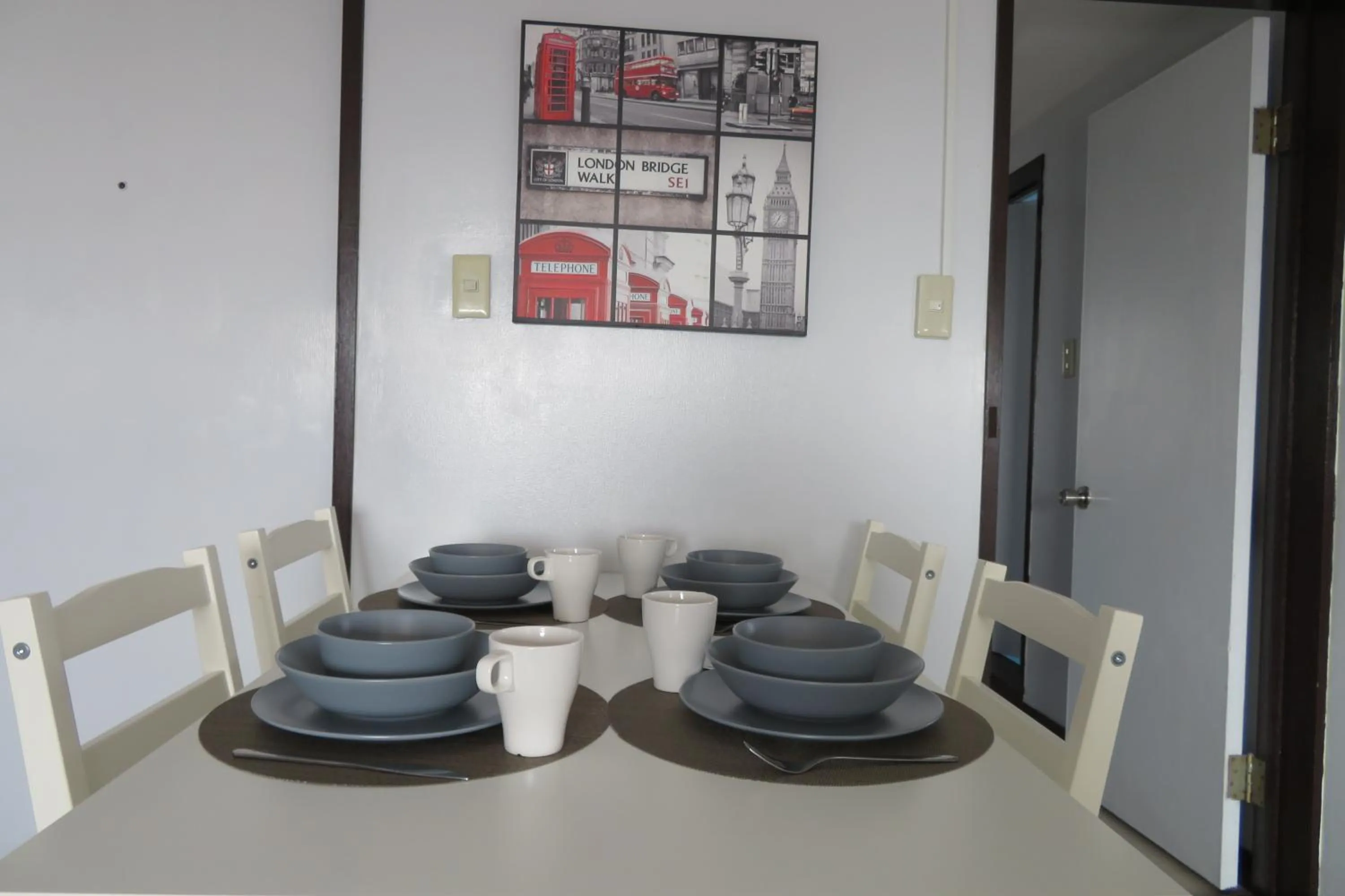 Dining area in Sea View Court Kobe