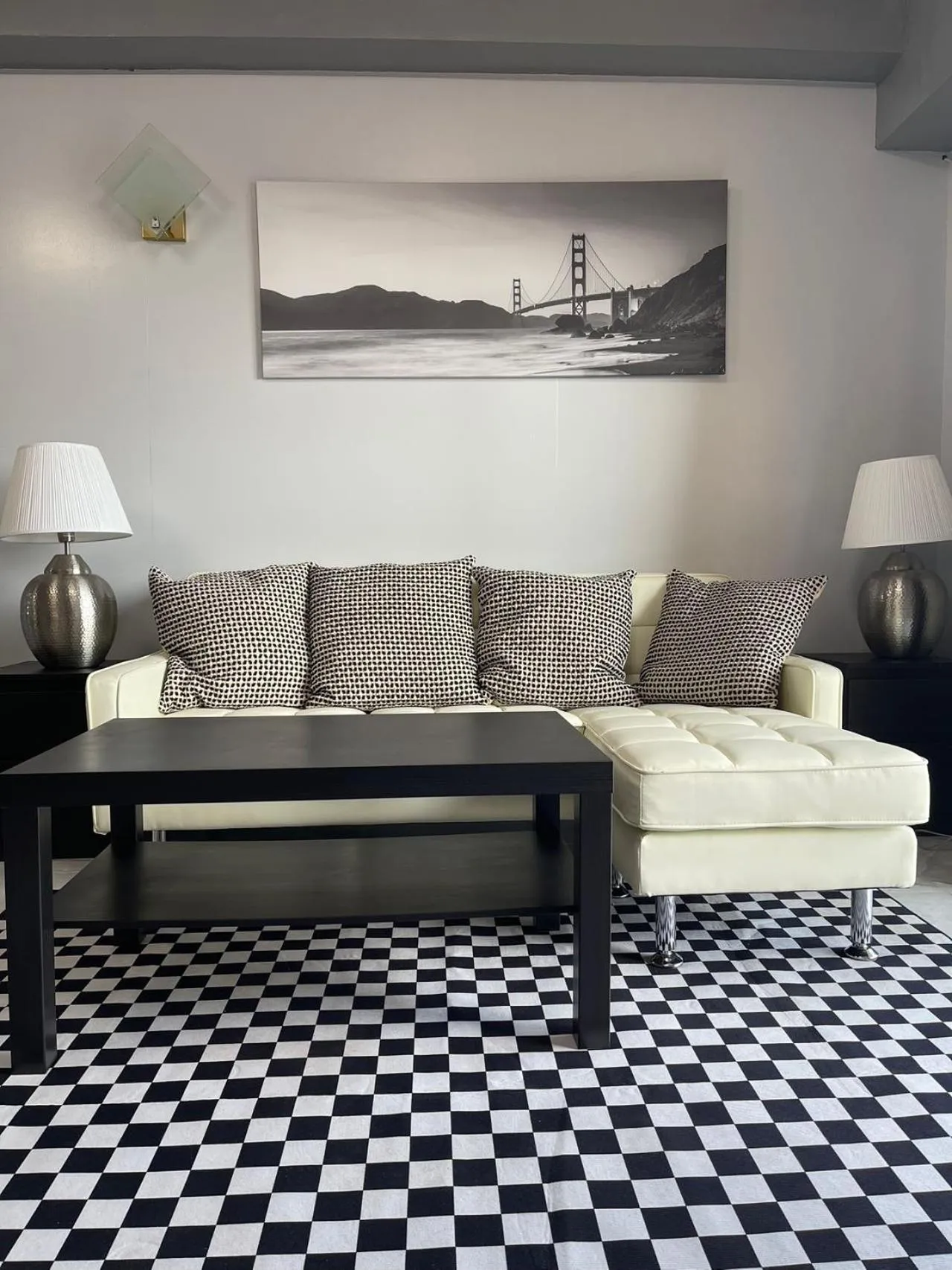 Living room in Sea View Court Kobe