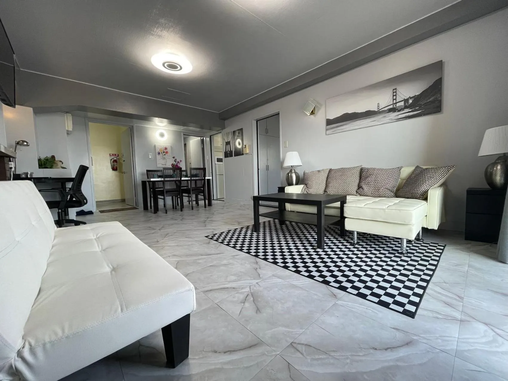 Living room in Sea View Court Kobe