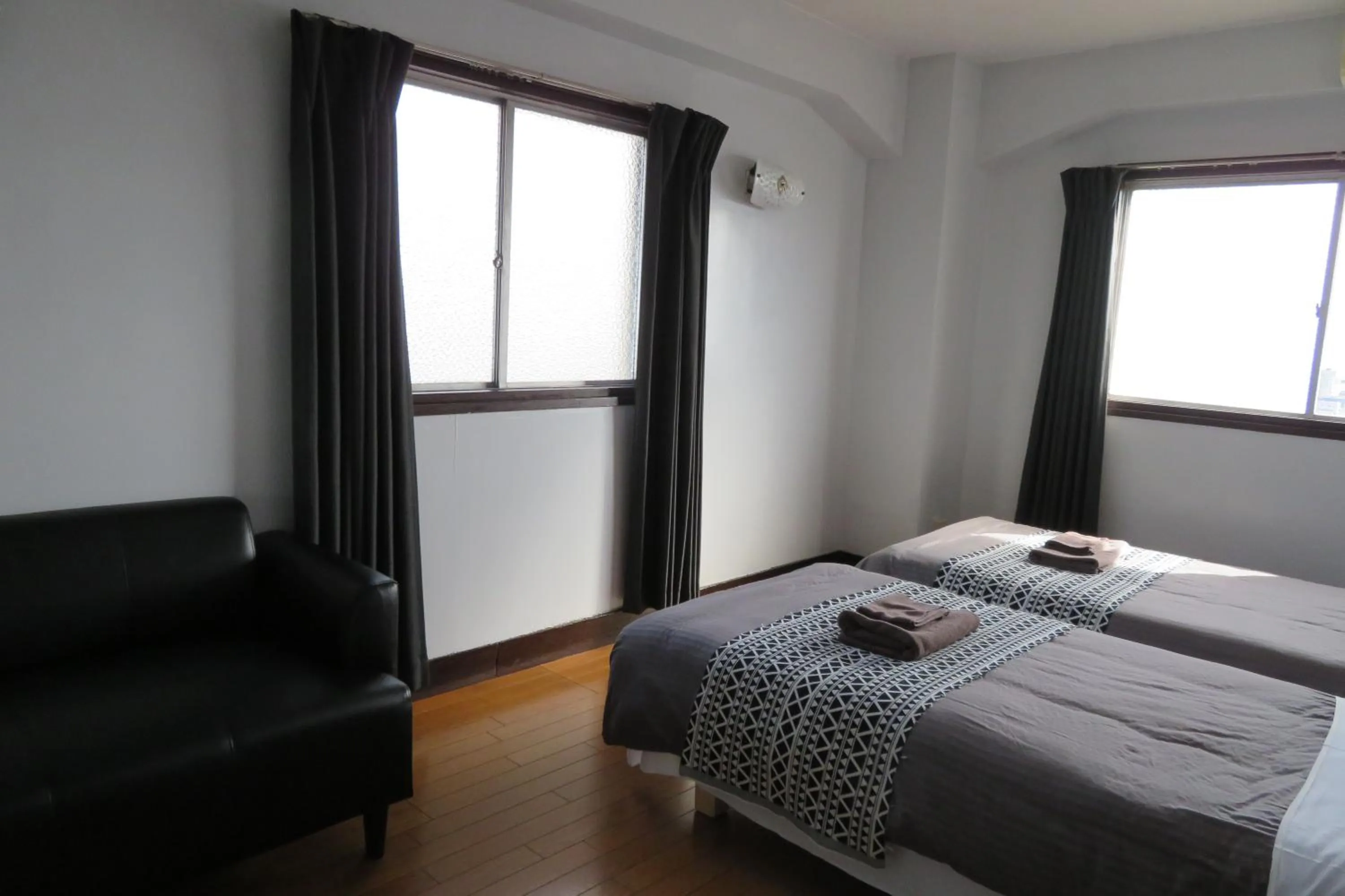 Living room, Bed in Sea View Court Kobe