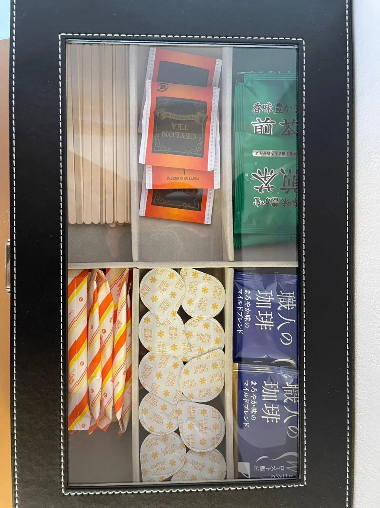 Coffee/tea facilities in Sea View Court Kobe