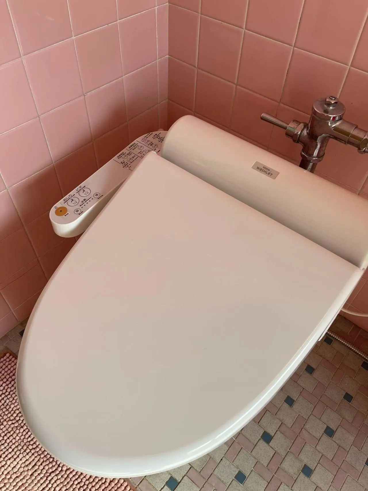 Toilet in Sea View Court Kobe