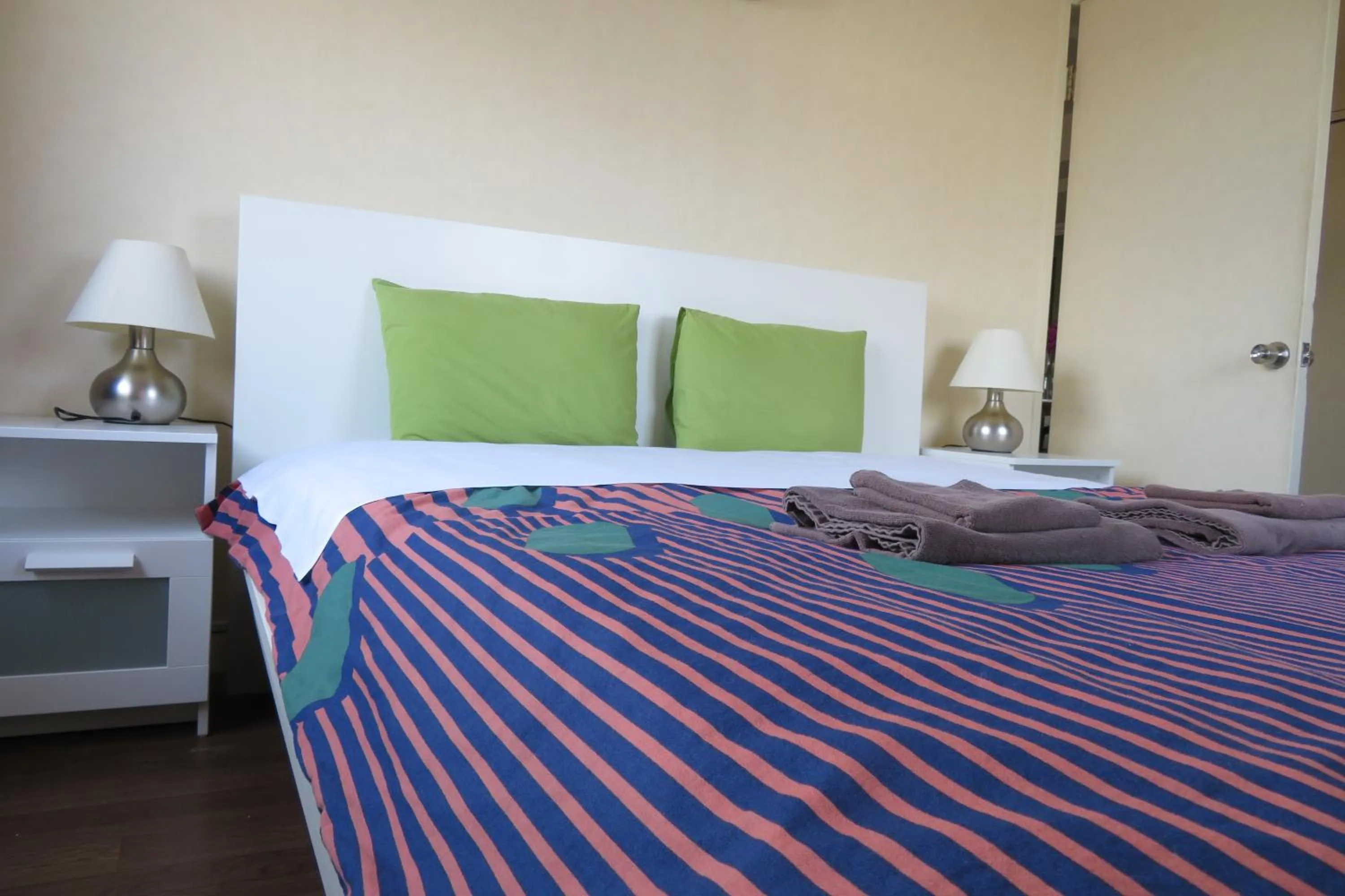 Bedroom, Bed in Sea View Court Kobe