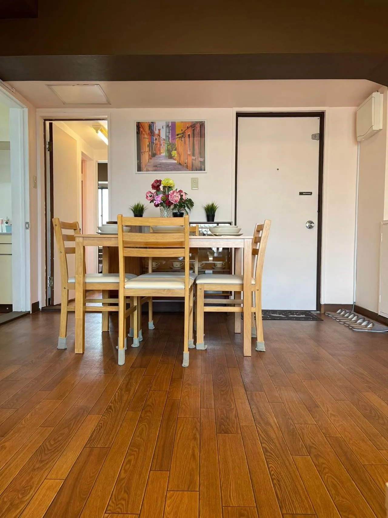 Dining area in Sea View Court Kobe