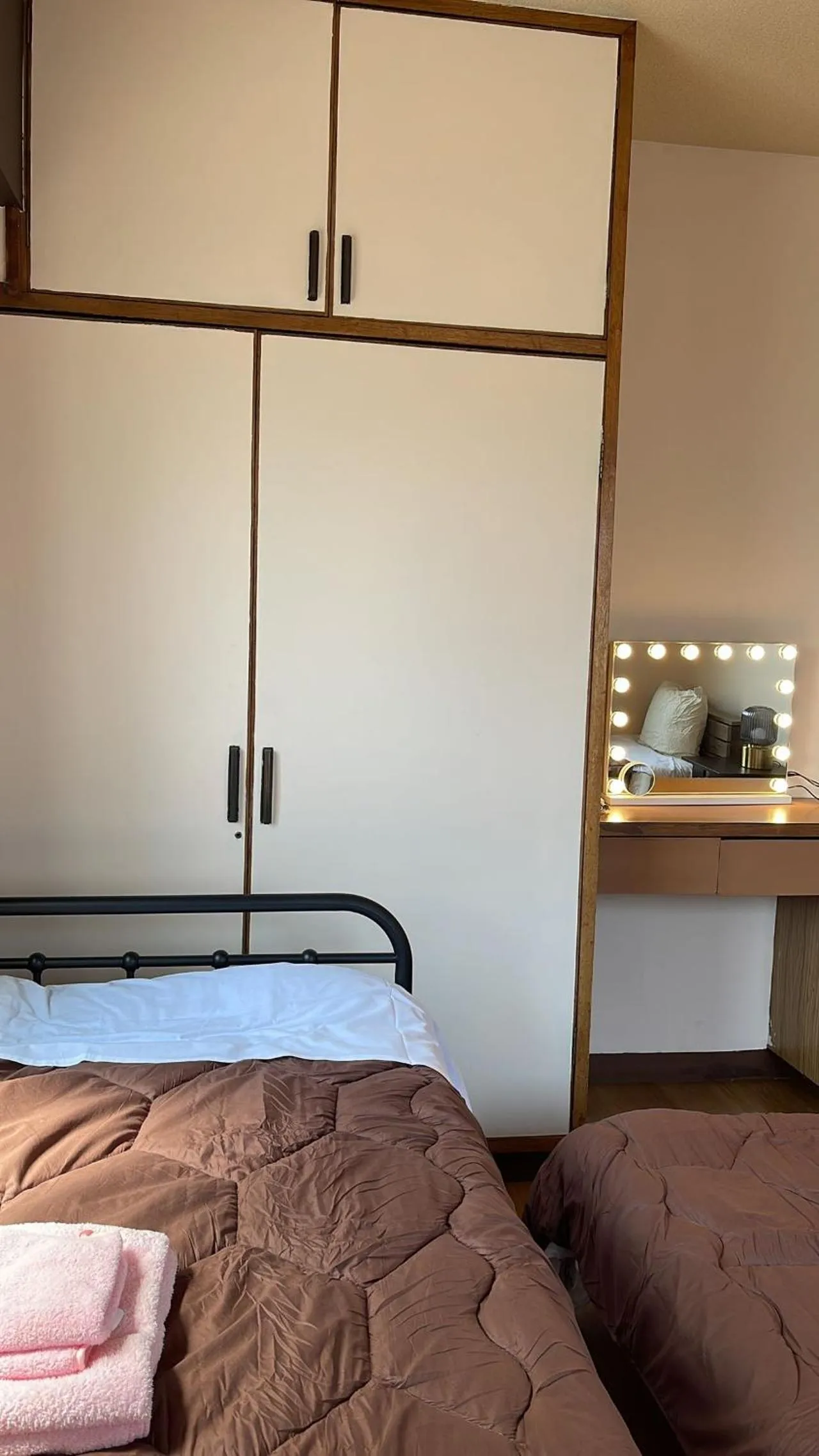 Bedroom, Bed in Sea View Court Kobe