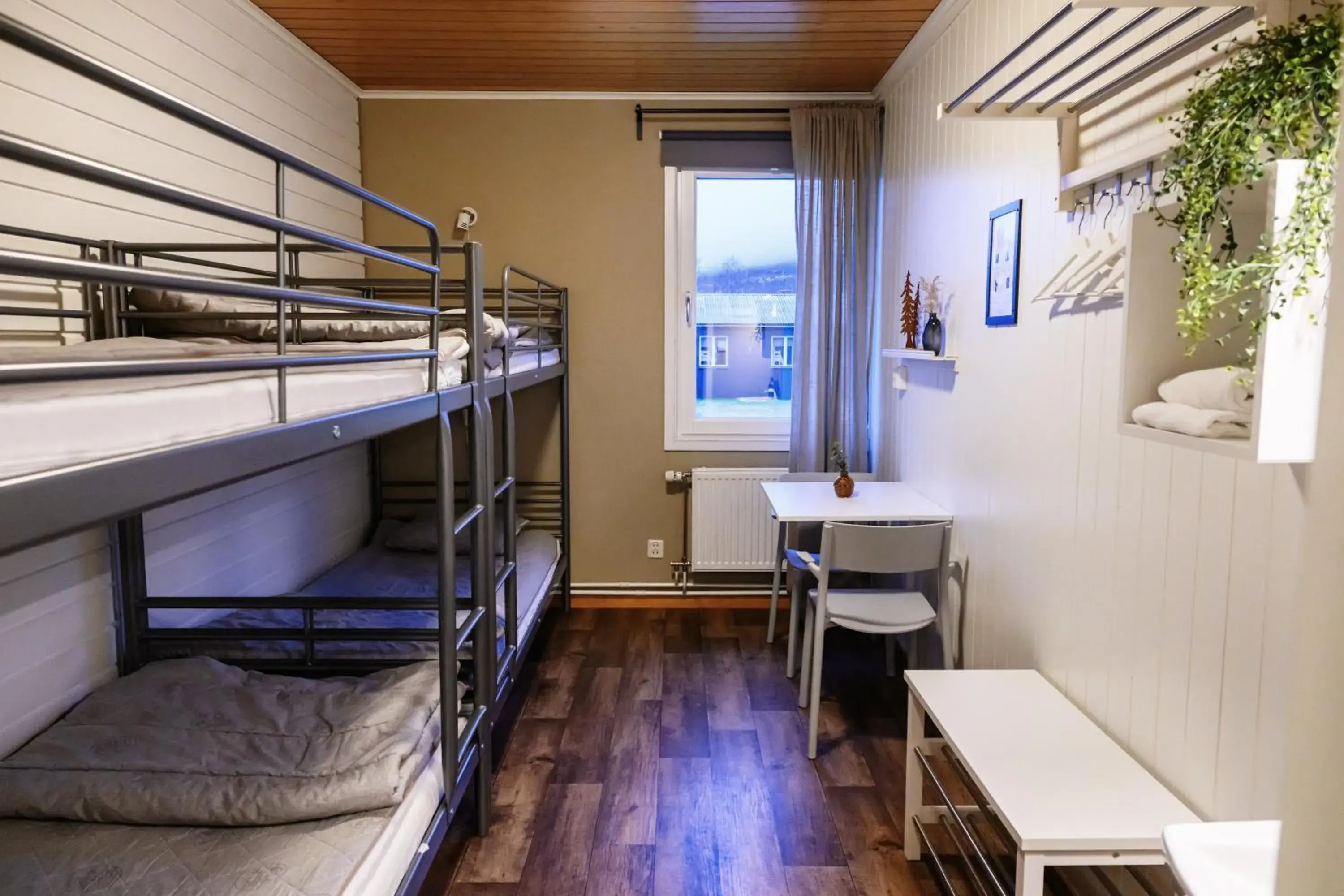 Economy Quadruple Room with Shared Bathroom in Hemavans Fjällcenter Economy Quadruple Room with Shared Bathroom in Hemavans Fjällcenter