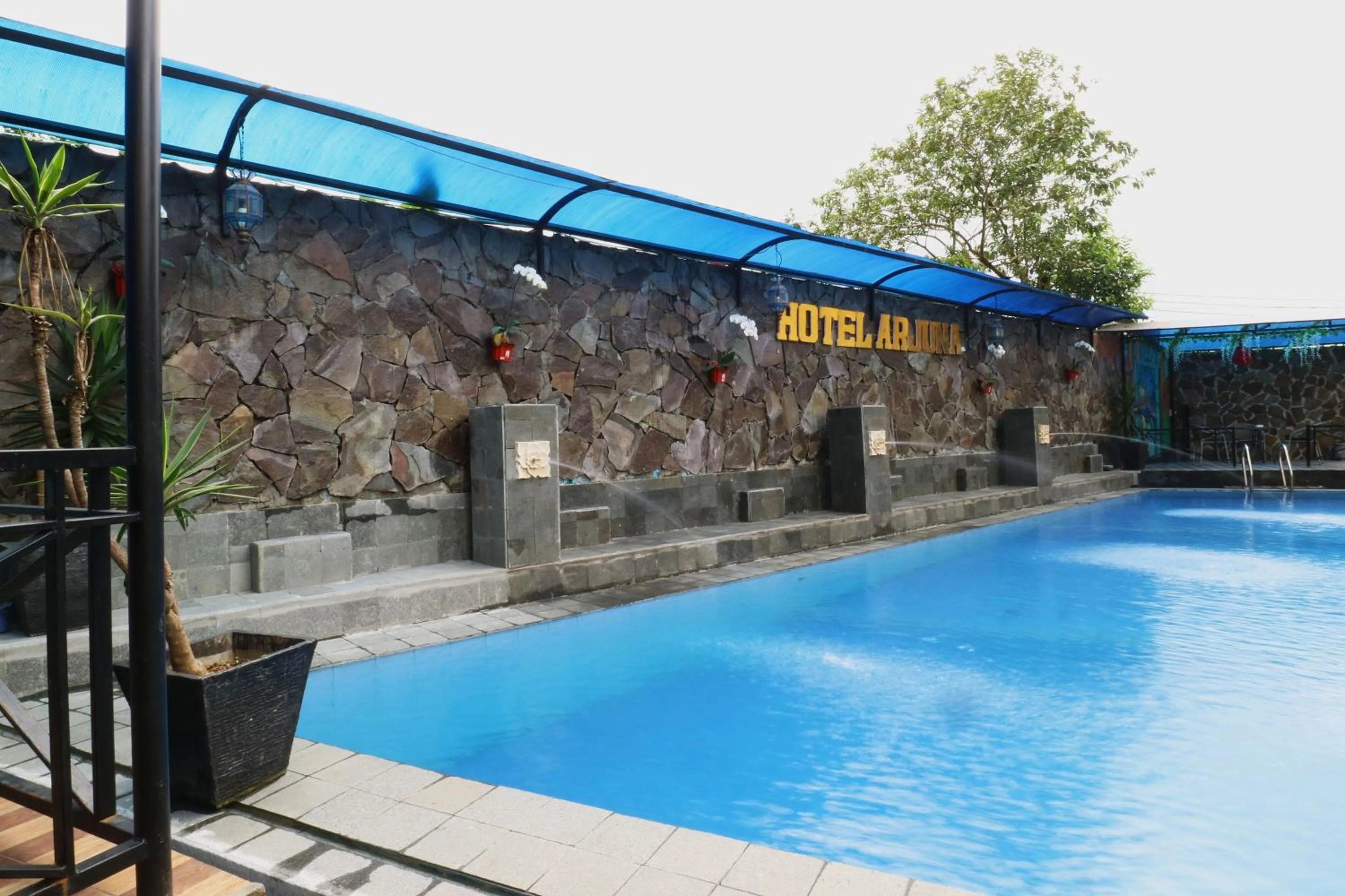 Swimming pool in Hotel Arjuna