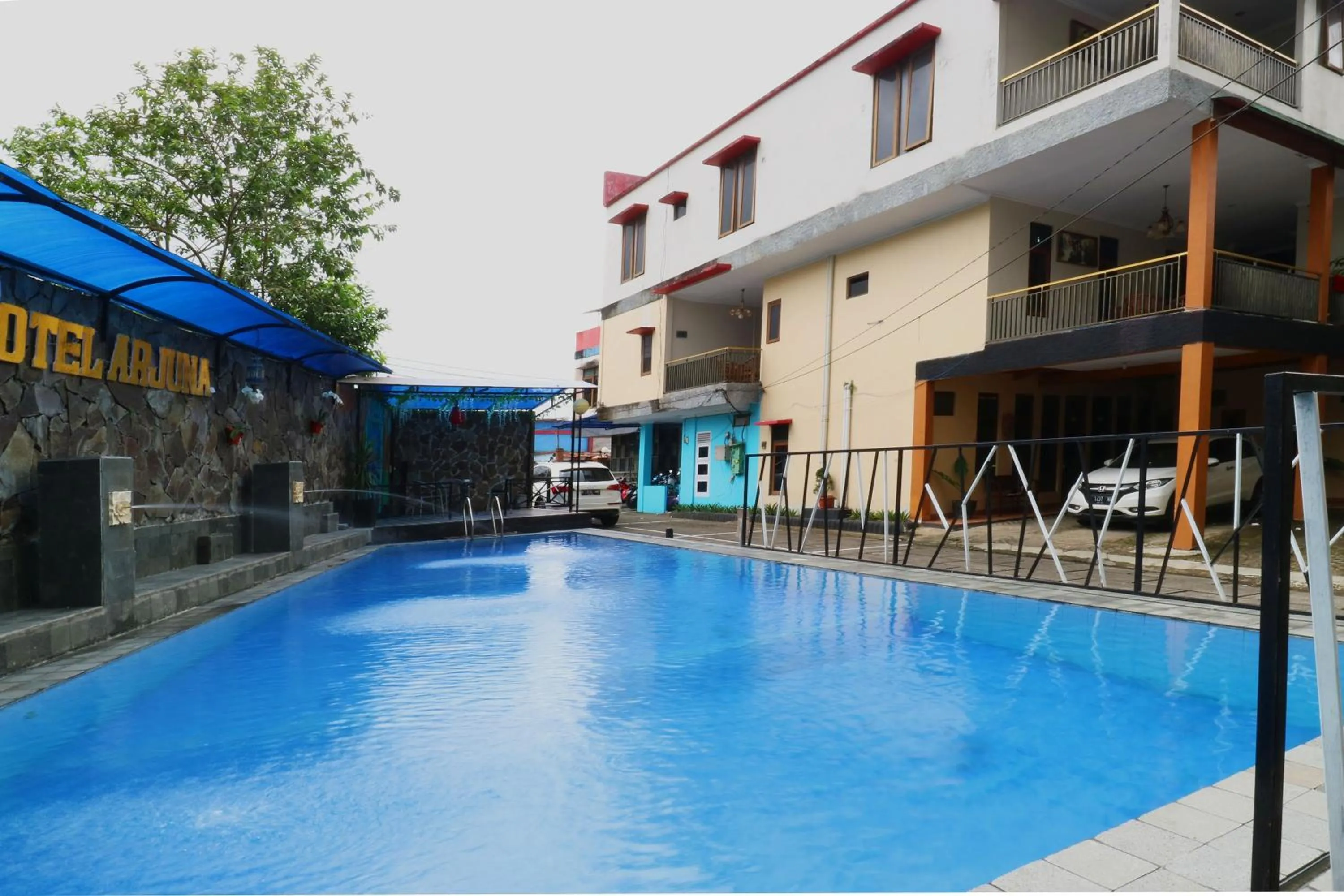 Swimming pool in Hotel Arjuna