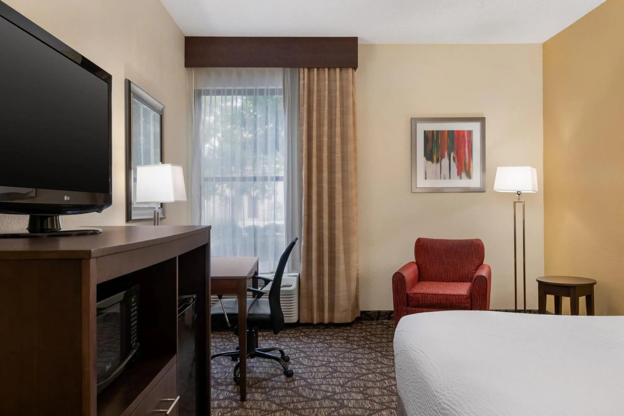 Photo of the whole room, Bed in Holiday Inn Express Tallahassee by IHG