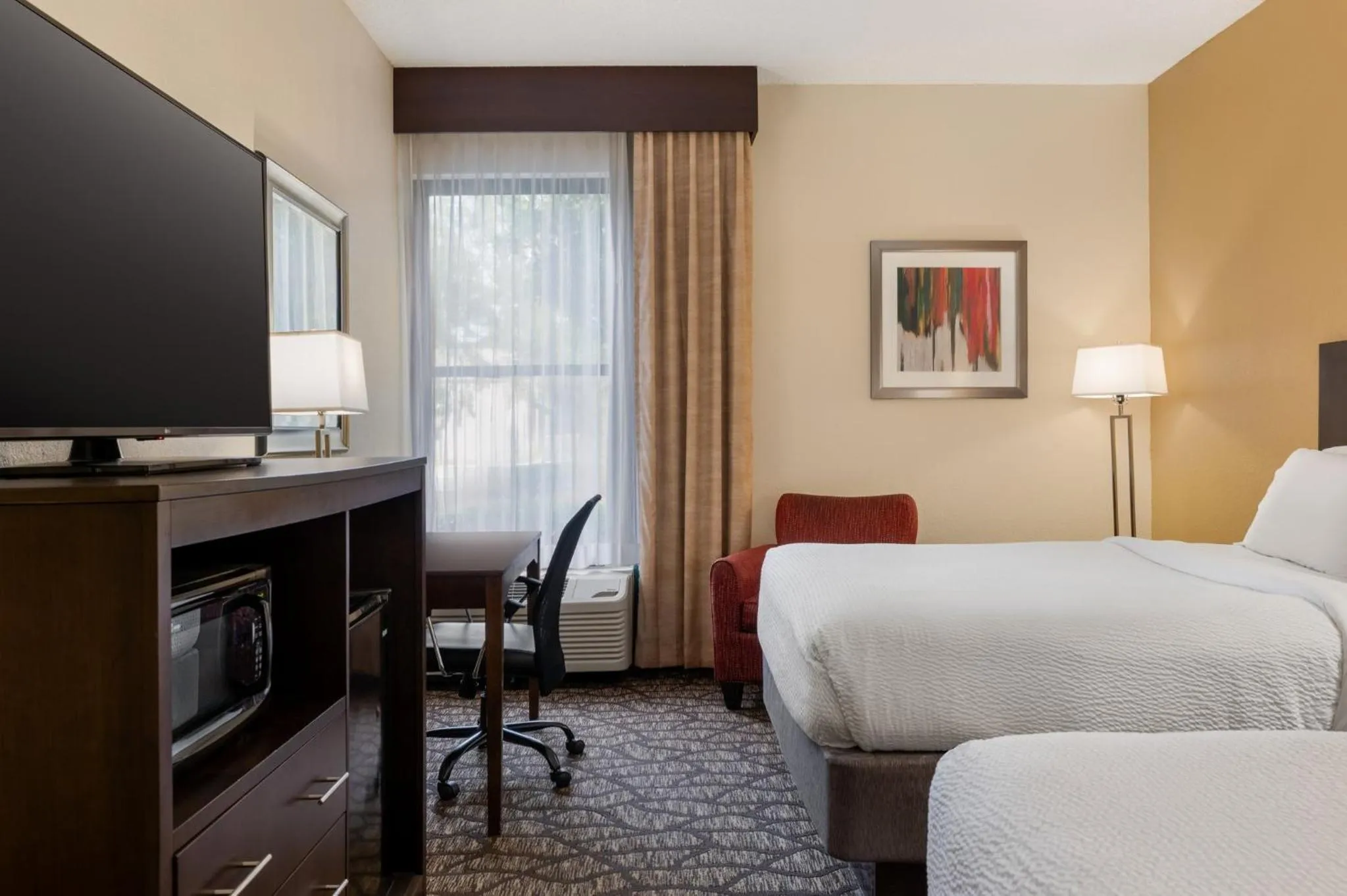 Photo of the whole room, Bed in Holiday Inn Express Tallahassee by IHG