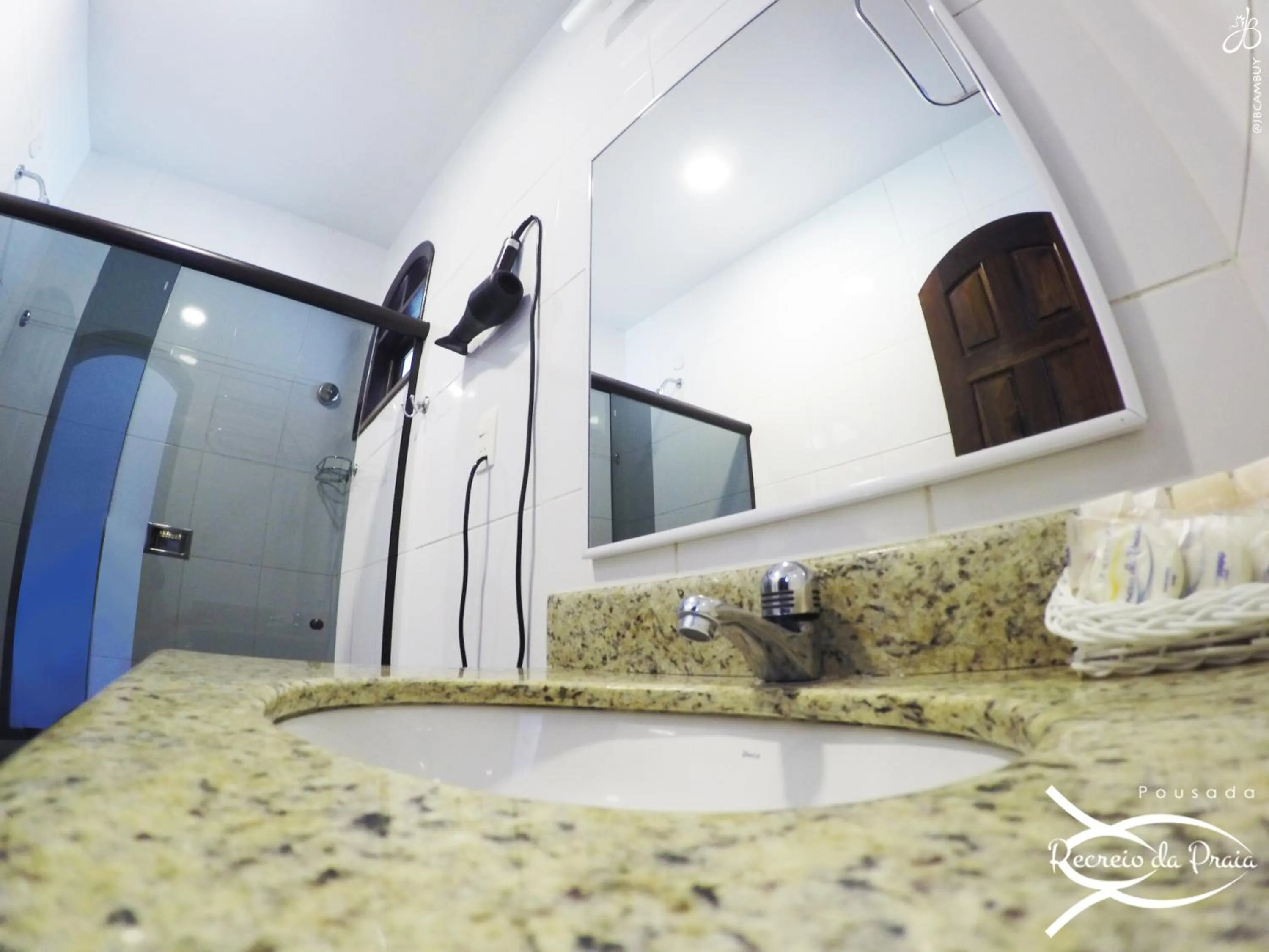 Shower in Pousada Recreio Da Praia