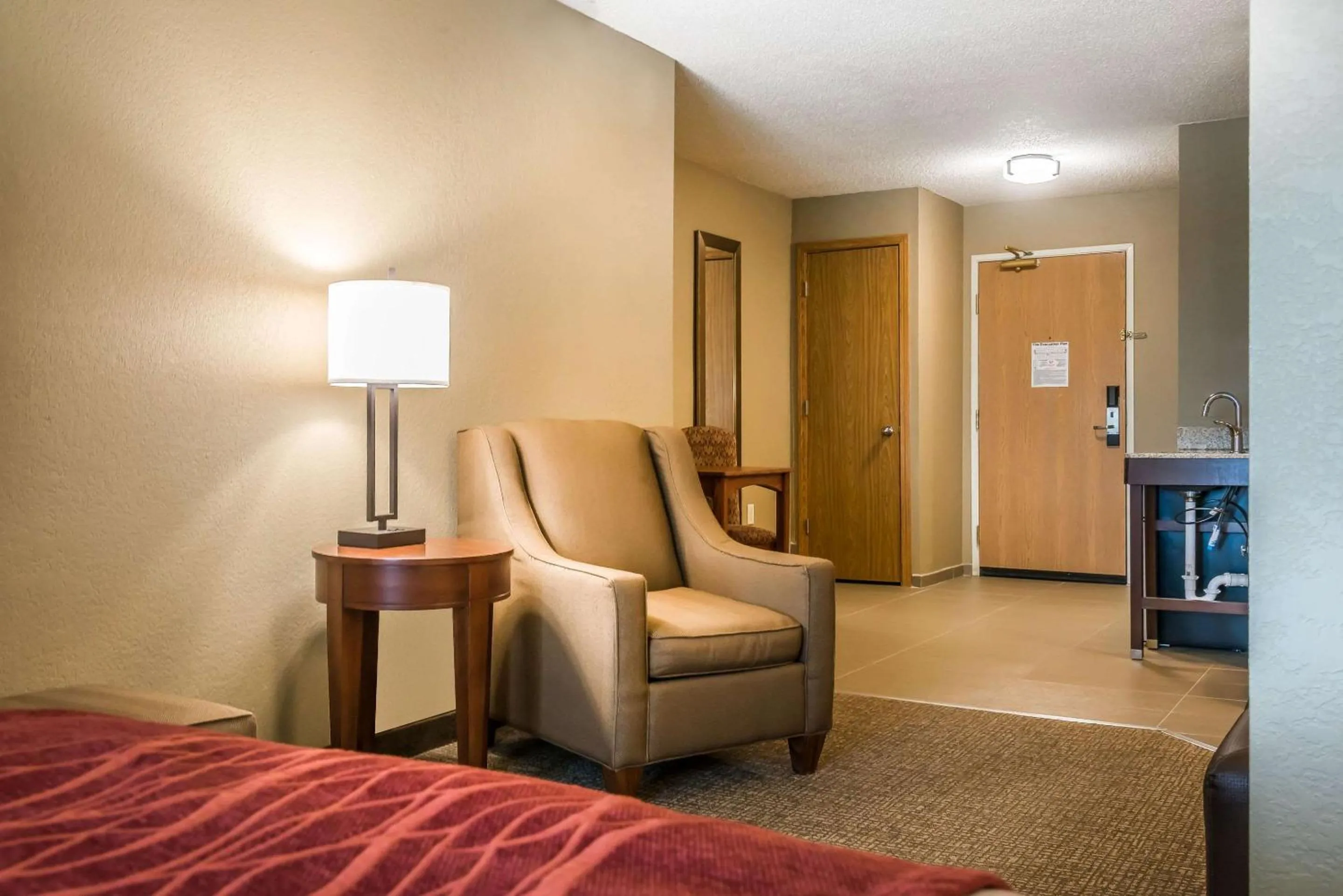 Photo of the whole room, Bed in Country Inn & Suites by Radisson, Stillwater, MN