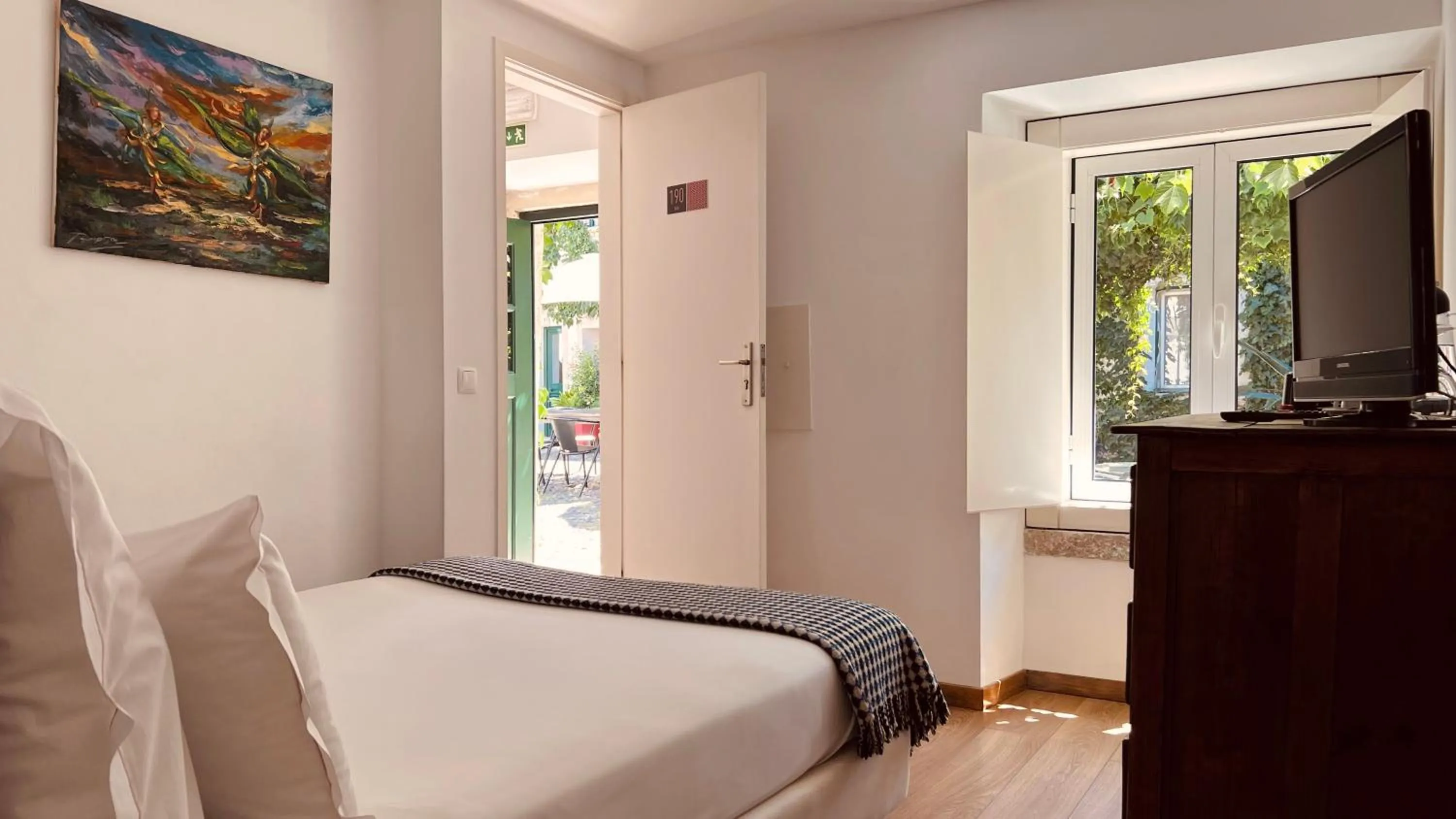 Bedroom, Bed in Casa do Patio by Shiadu