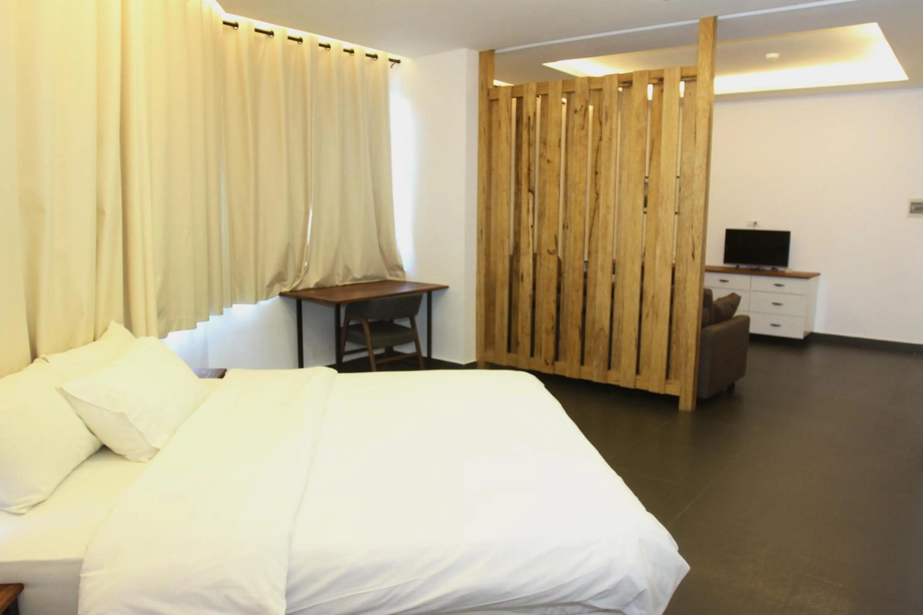 Bedroom, Bed in Hamra Urban Gardens