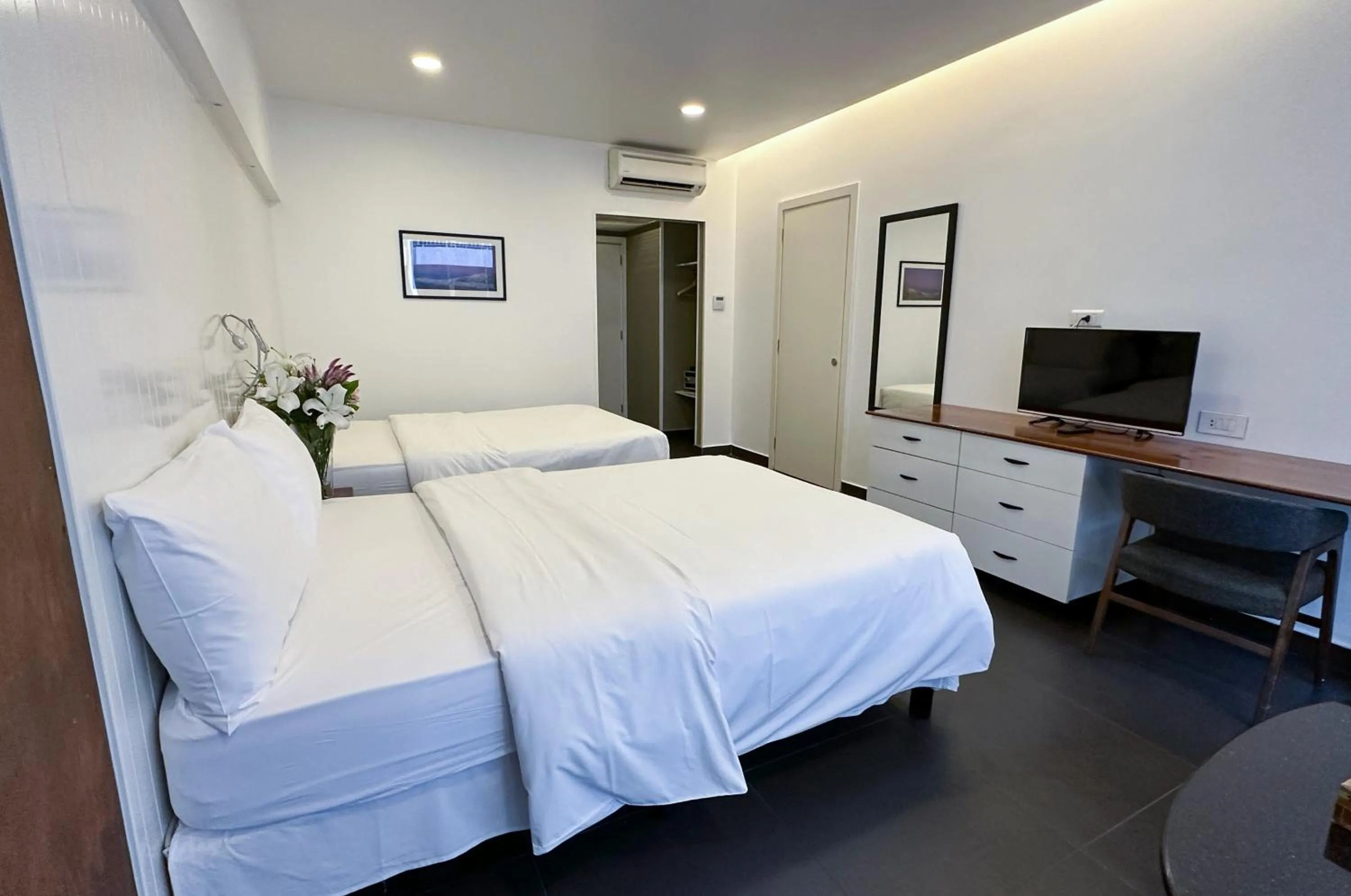 Bedroom, Bed in Hamra Urban Gardens