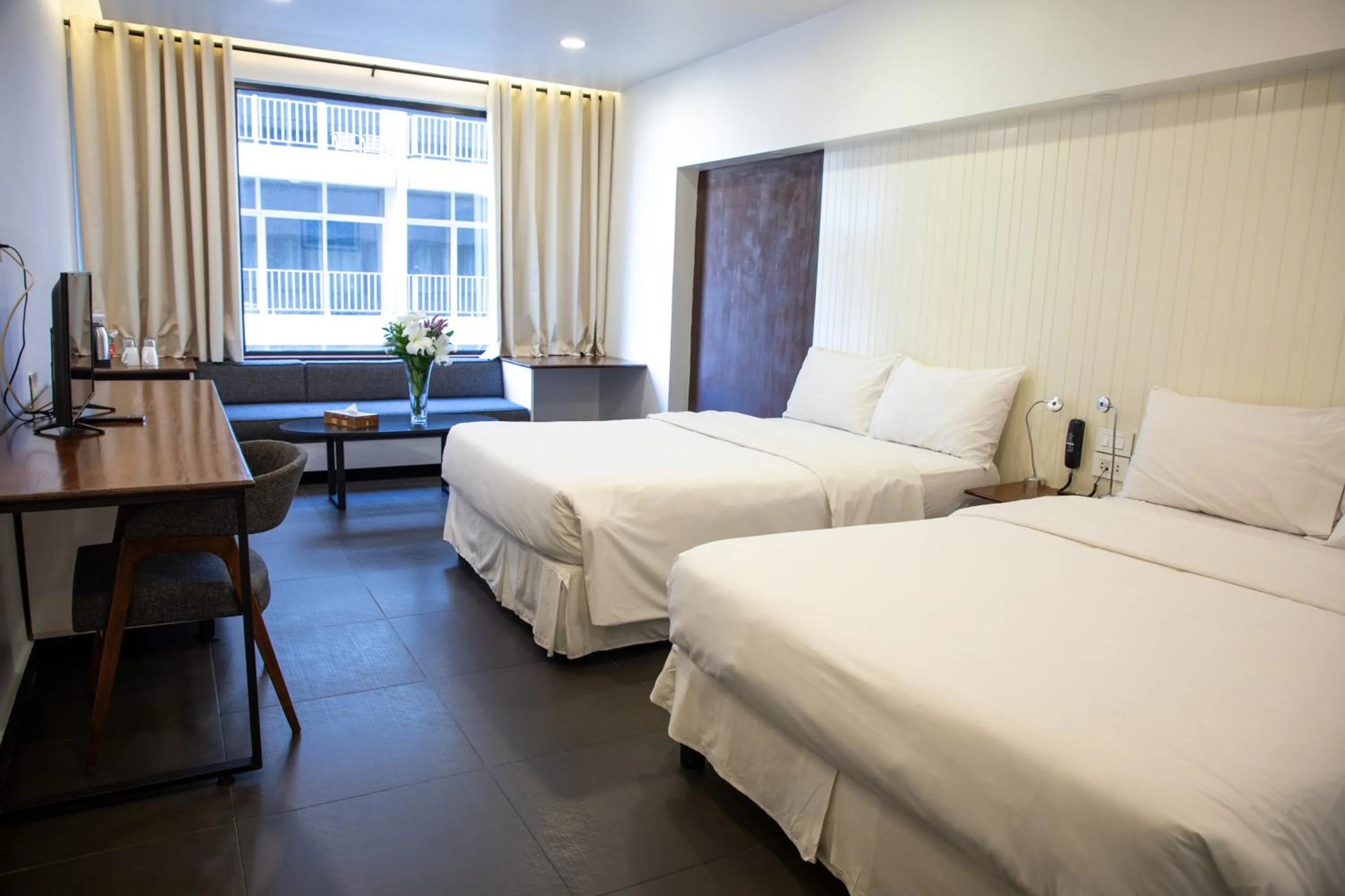 Bedroom, Bed in Hamra Urban Gardens