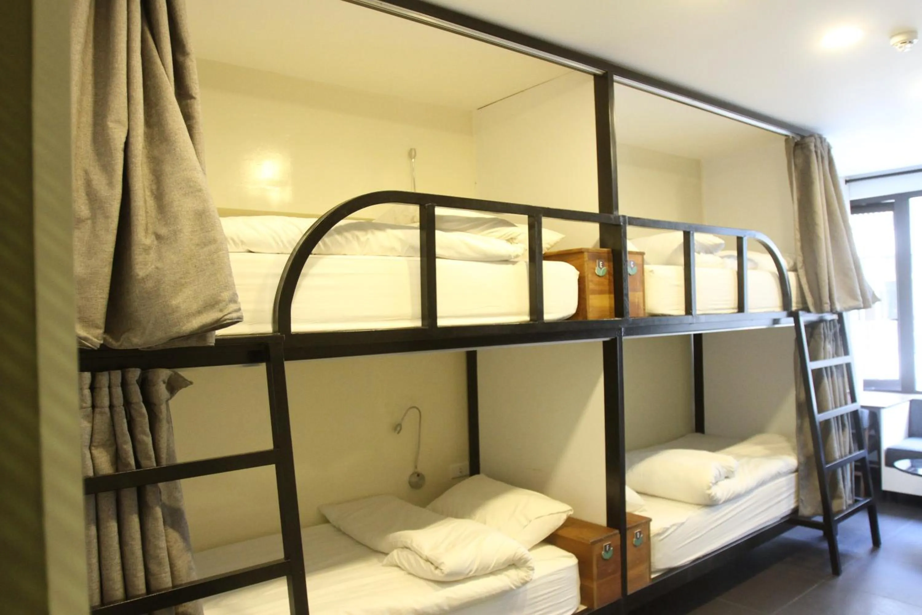 bunk bed, Bed in Hamra Urban Gardens