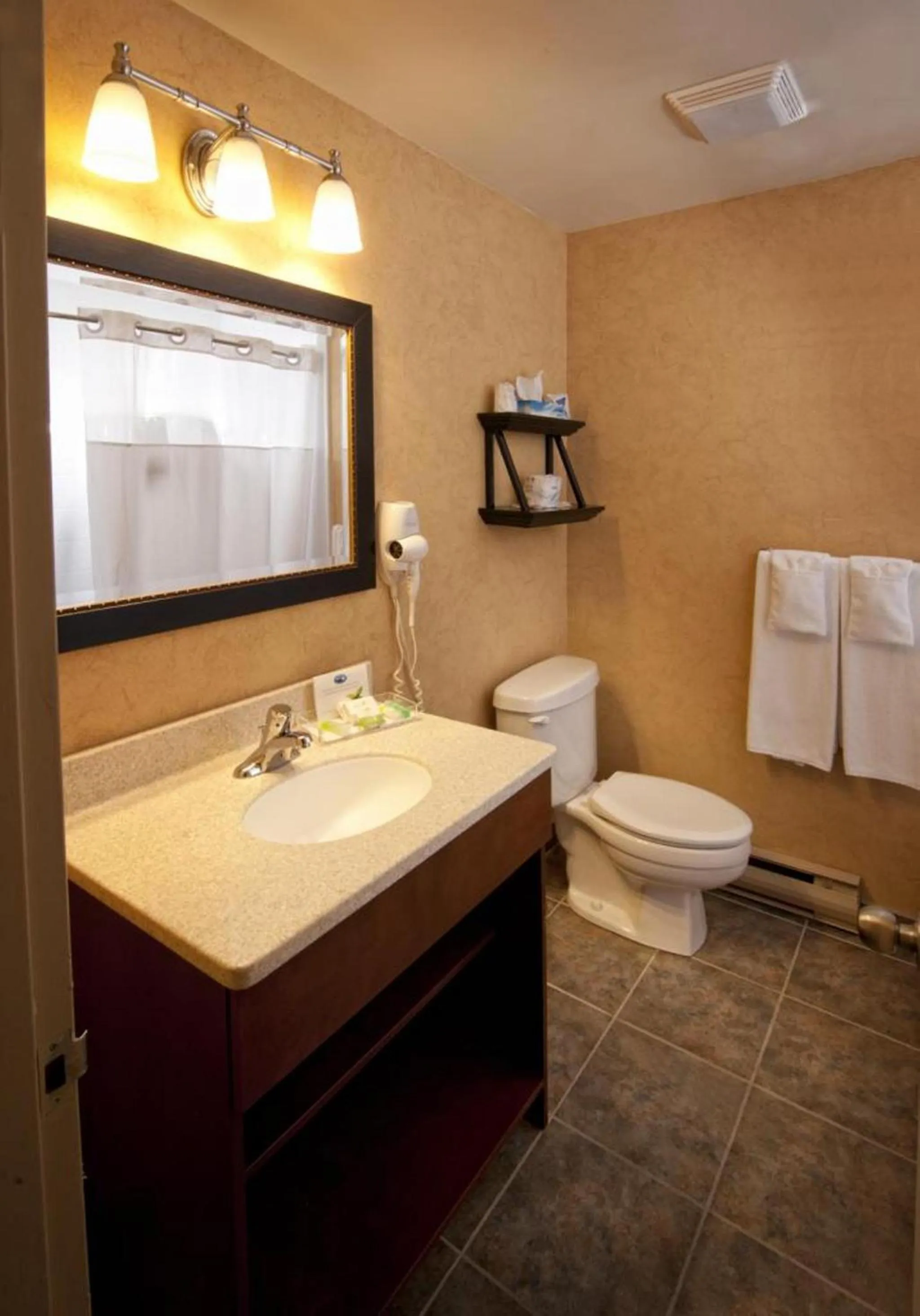 Bathroom in Maritime Inn Port Hawkesbury