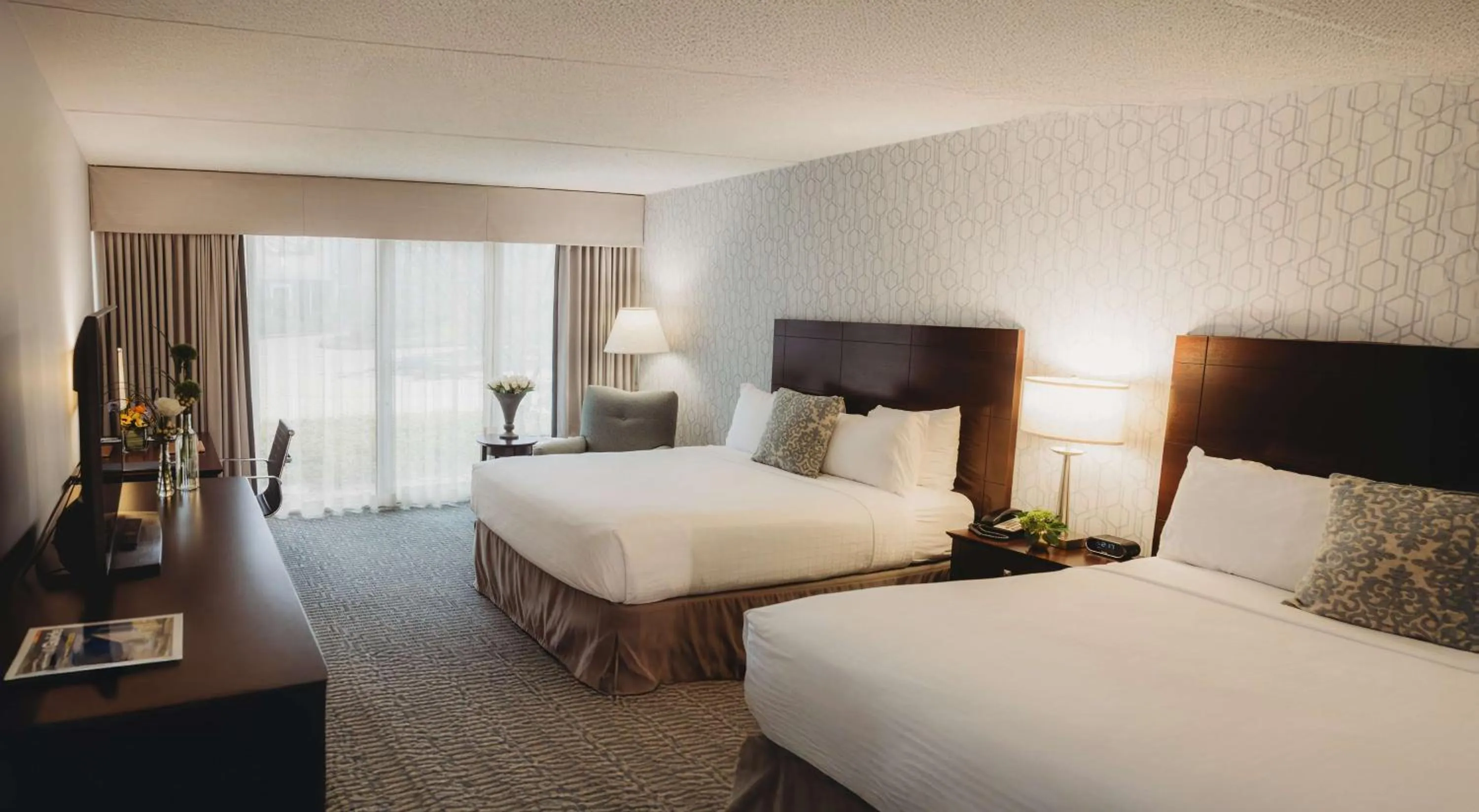 Bedroom, Bed in Somerset Inn Troy