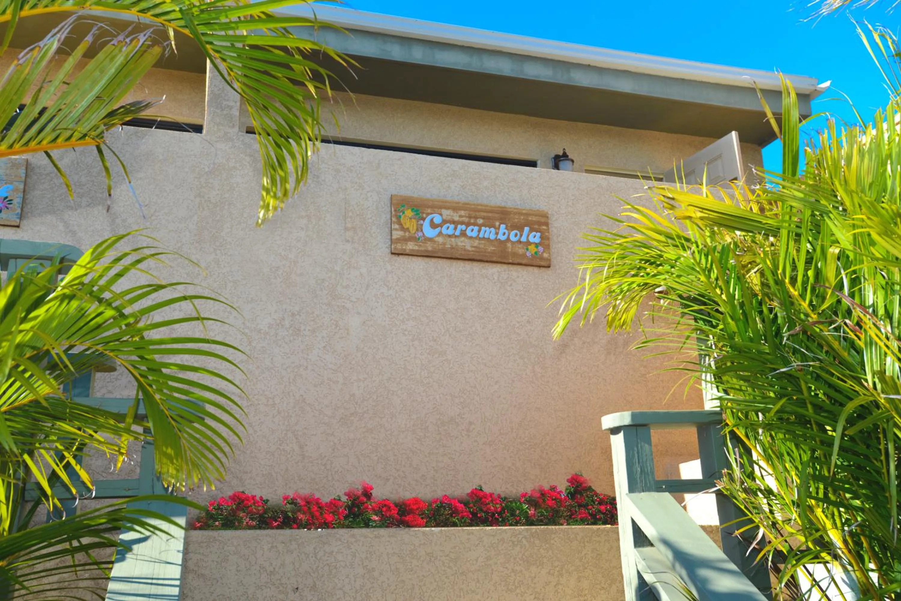 Facade/entrance in Lindbergh Bay Hotel