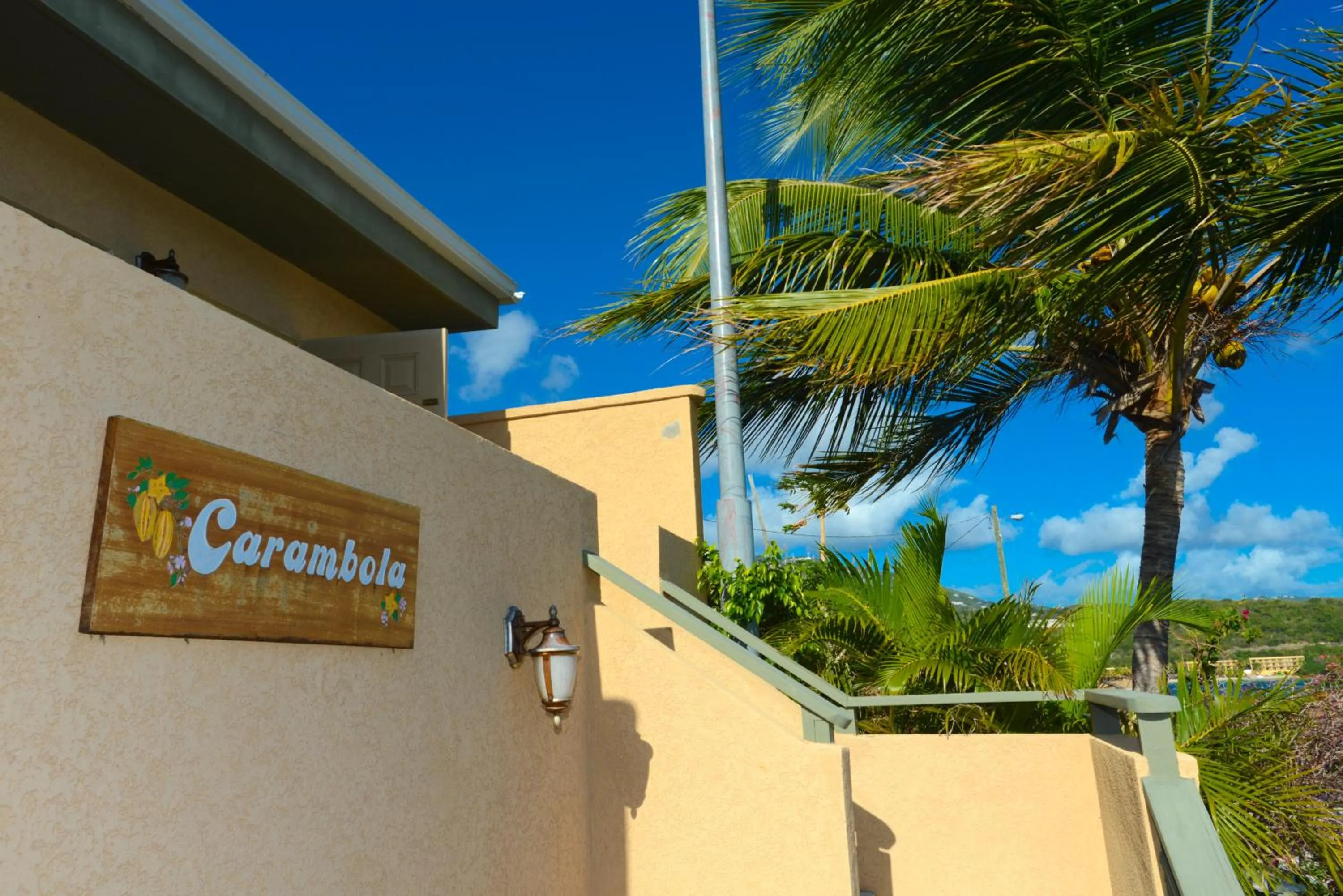 Facade/entrance in Lindbergh Bay Hotel