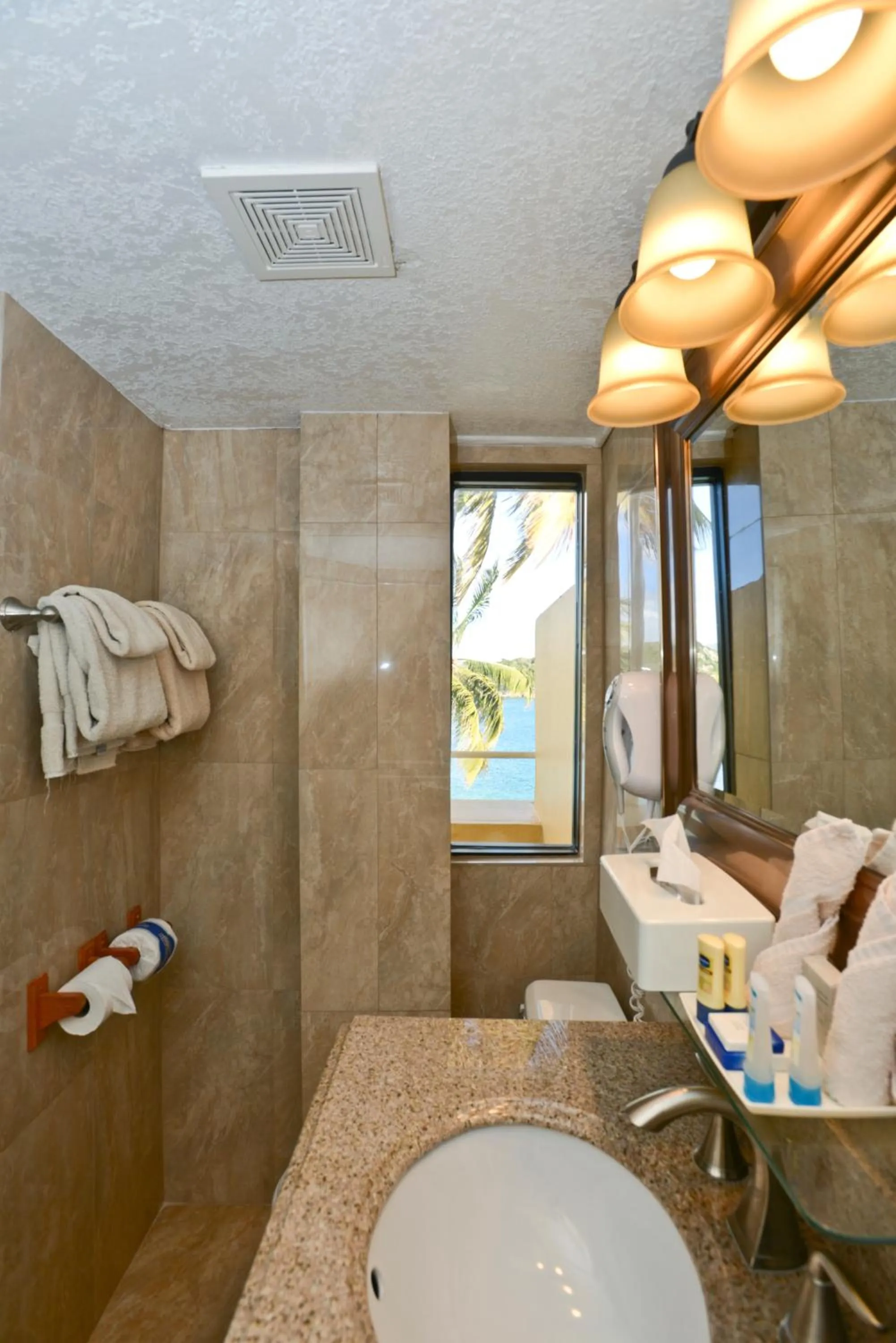 Bathroom in Lindbergh Bay Hotel