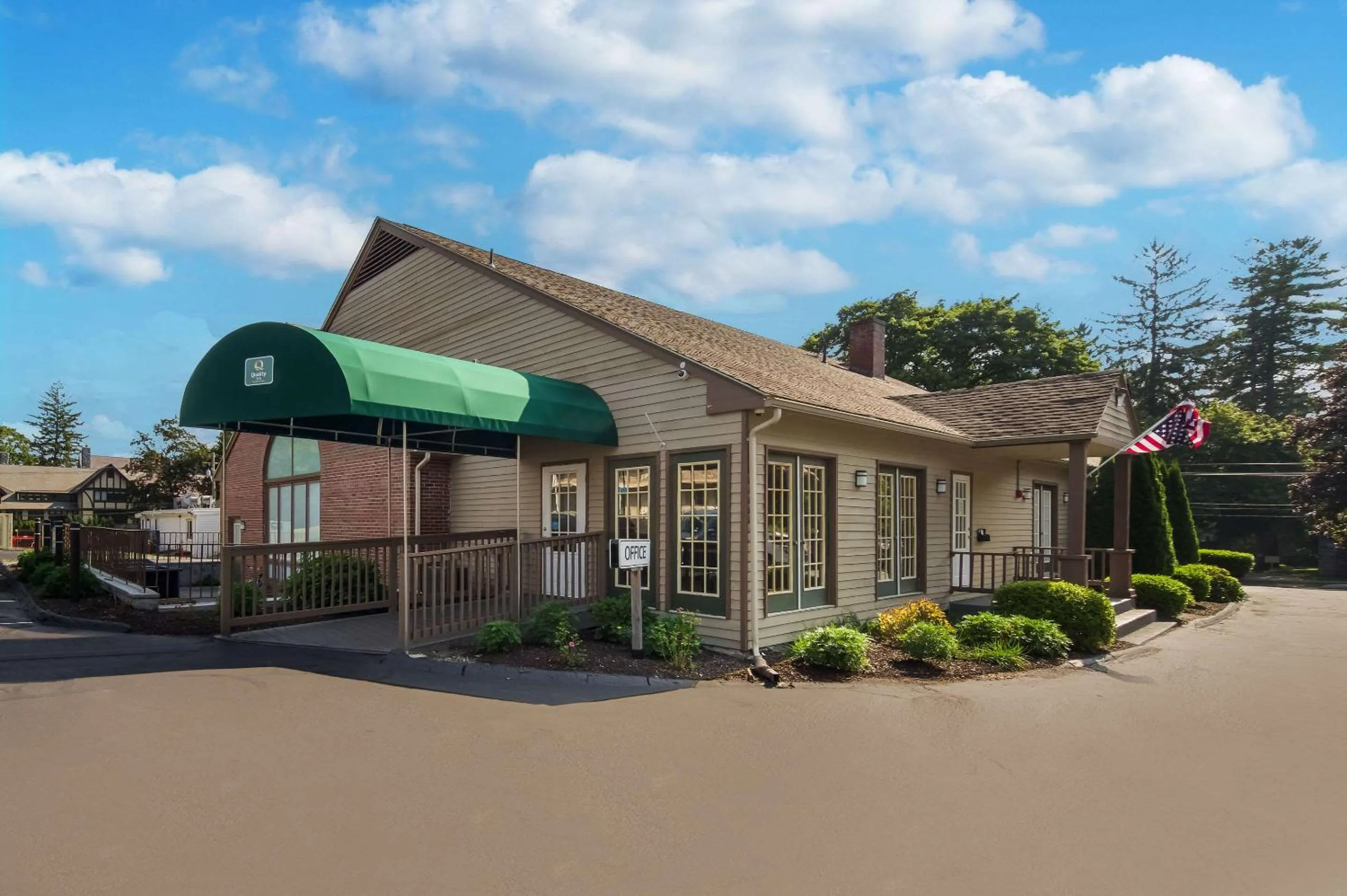 Property building in Quality Inn Great Barrington