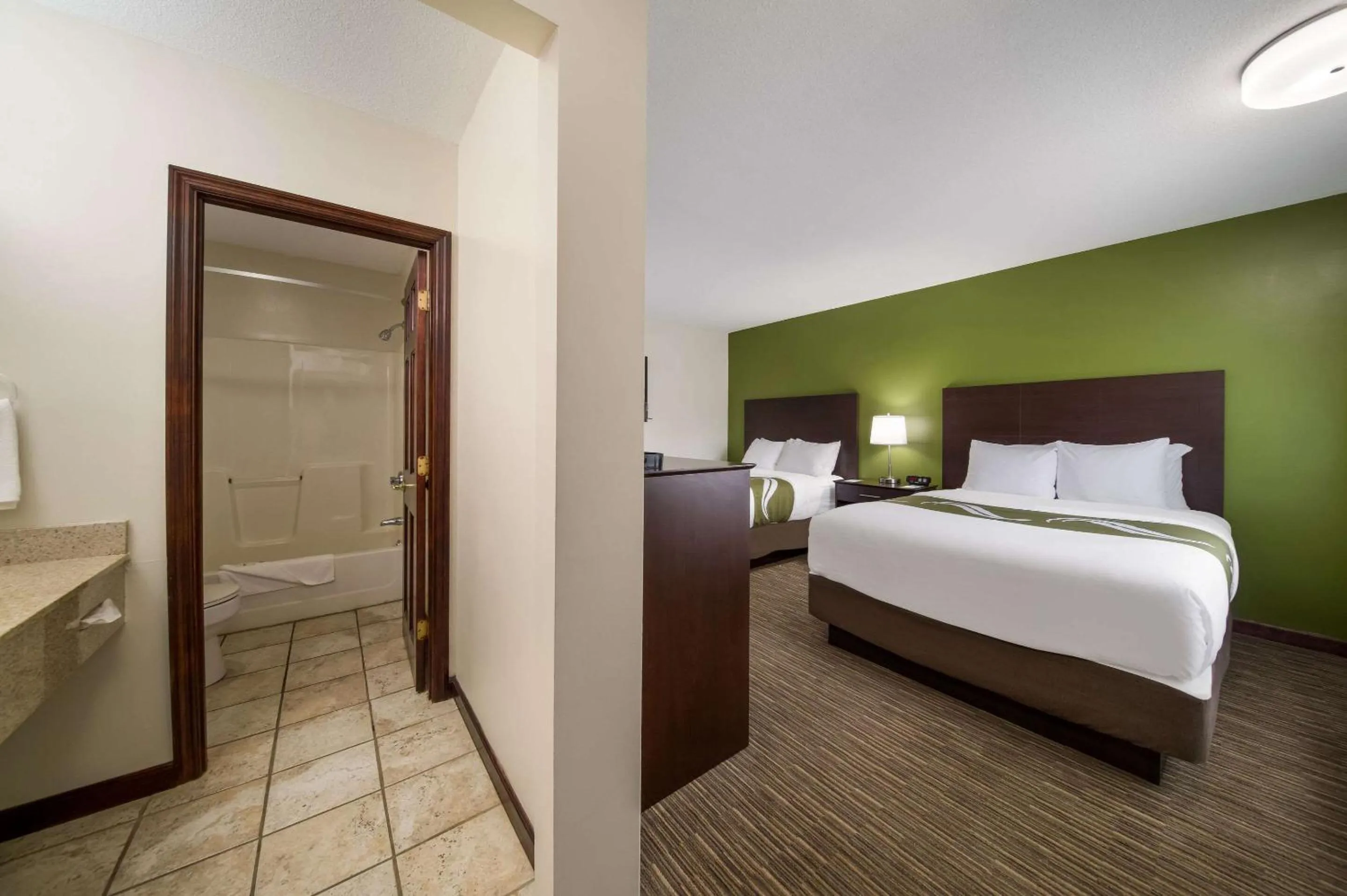 Bedroom, Bed in Quality Inn Great Barrington