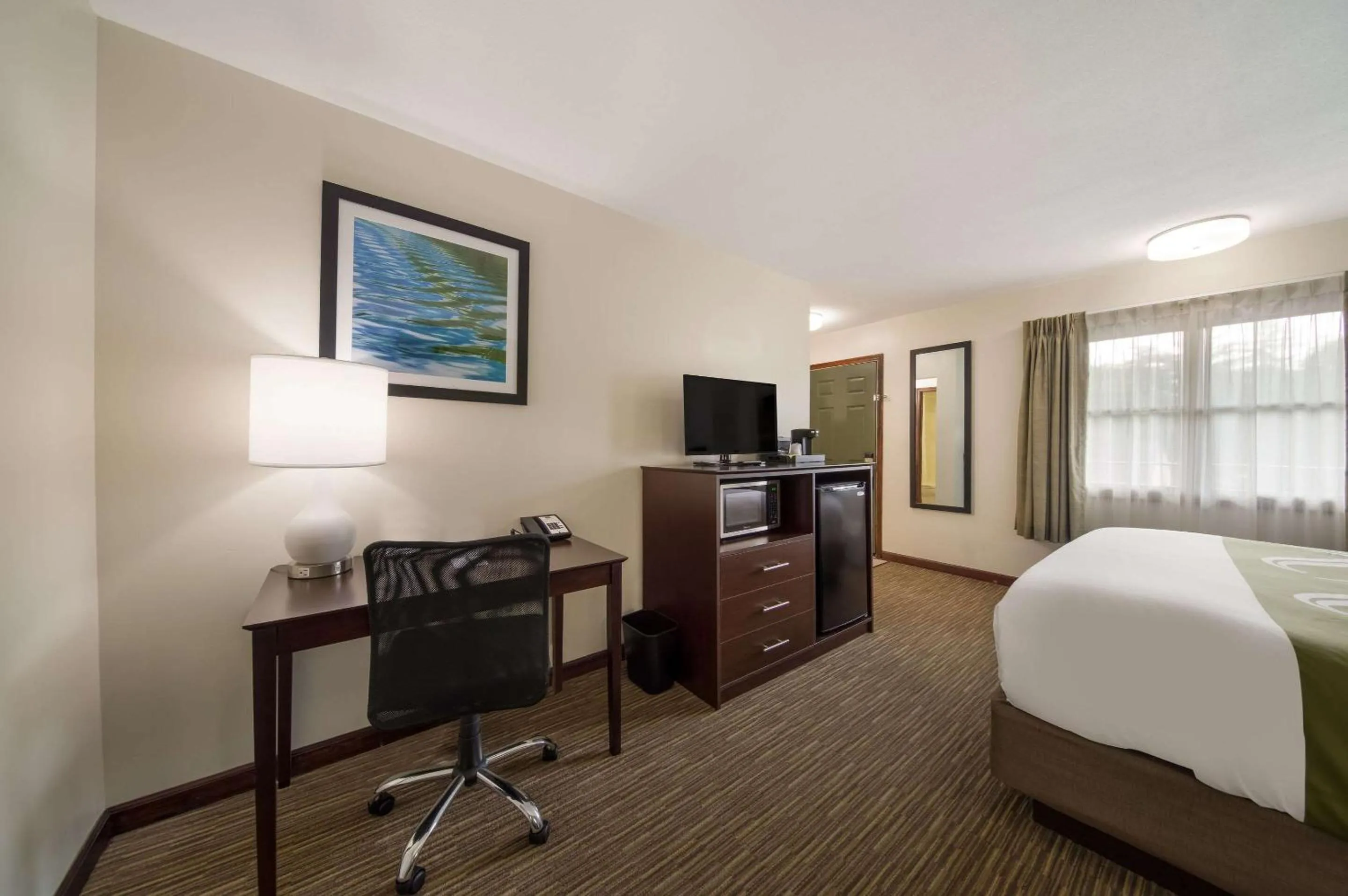 Bedroom, Bed in Quality Inn Great Barrington