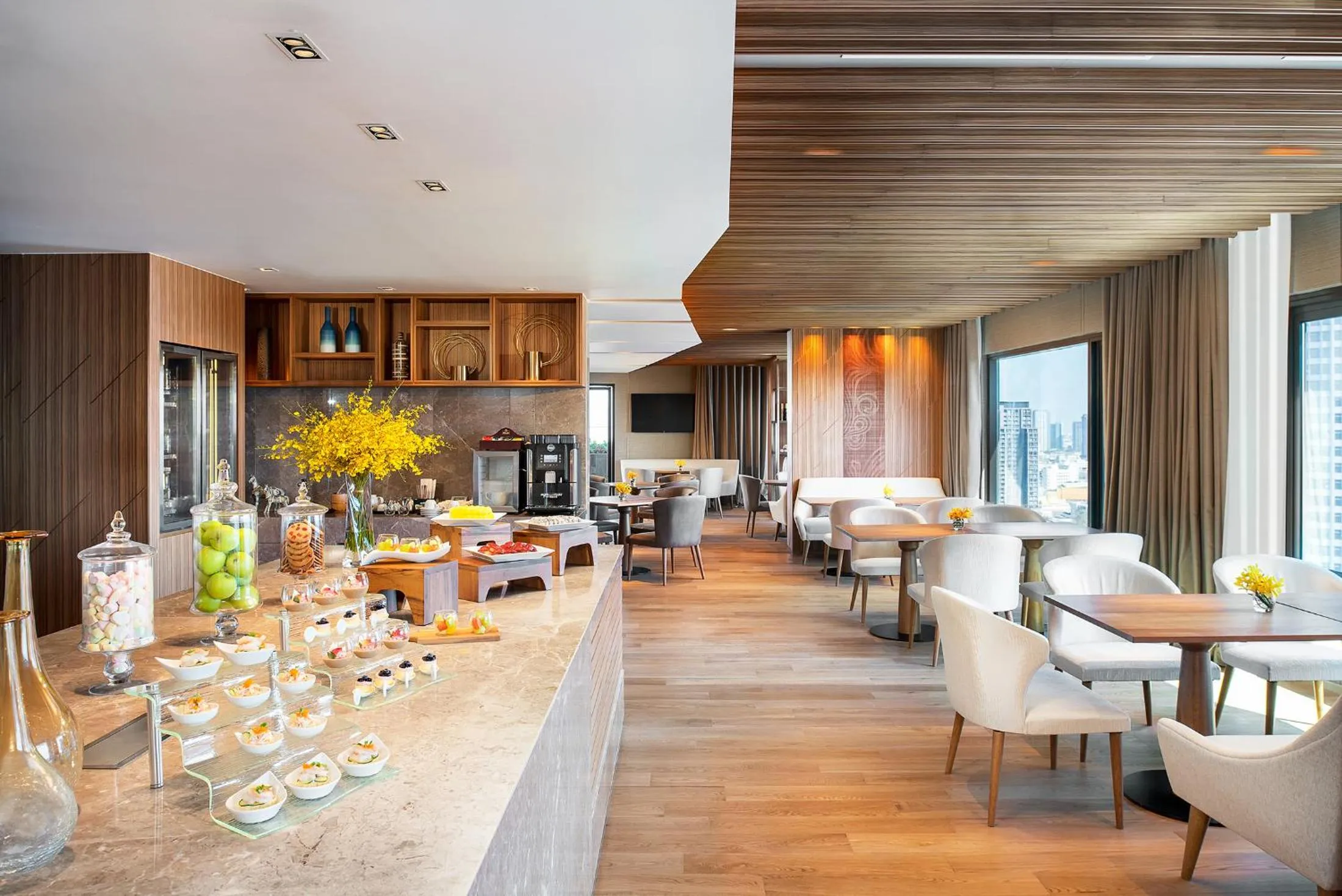 Lounge or bar in Hotel Nikko Bangkok