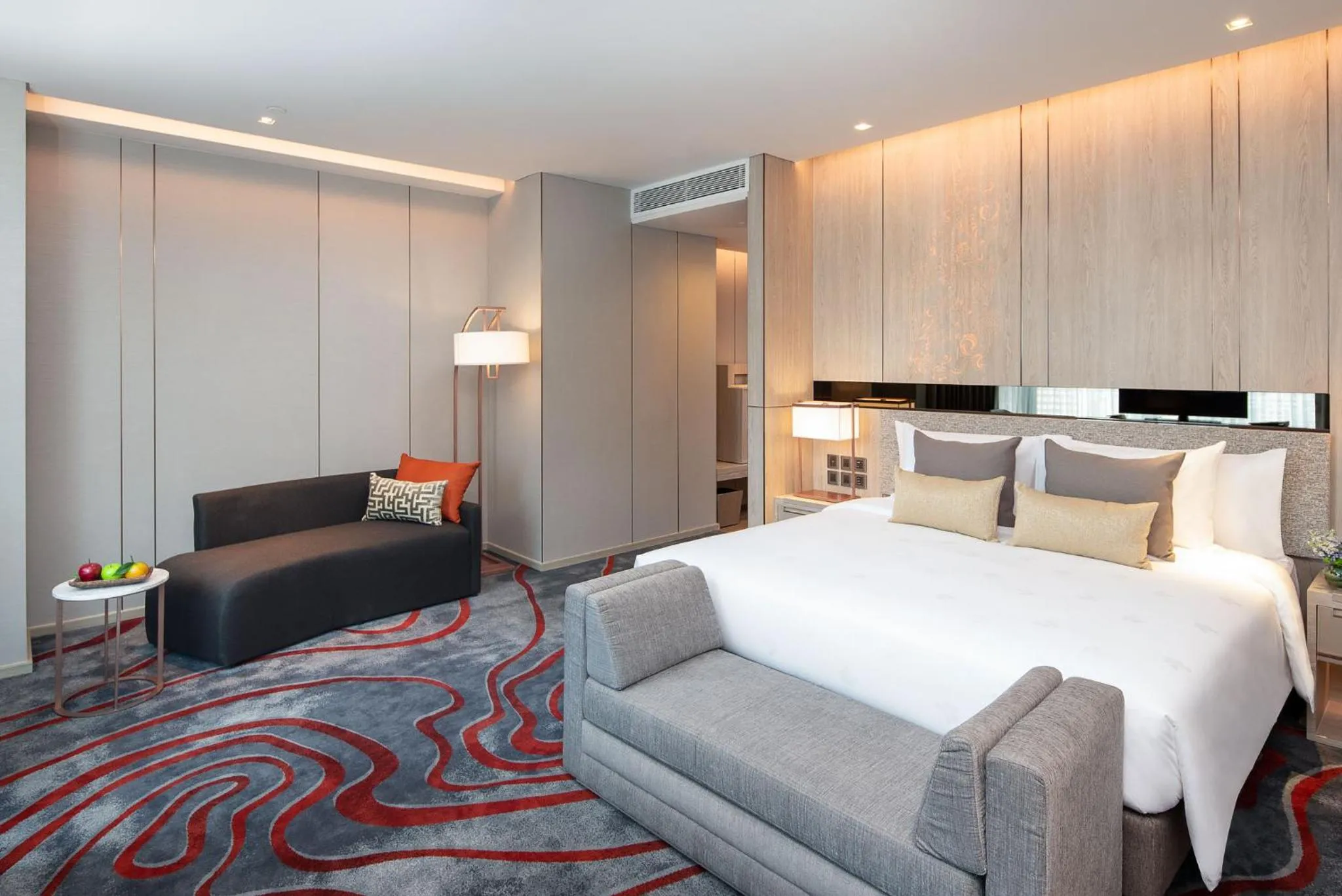 Photo of the whole room, Bed in Hotel Nikko Bangkok