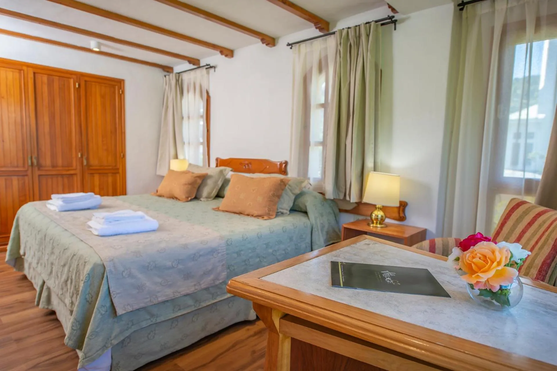 Bedroom, Bed in Hotel y Cabañas Le Village